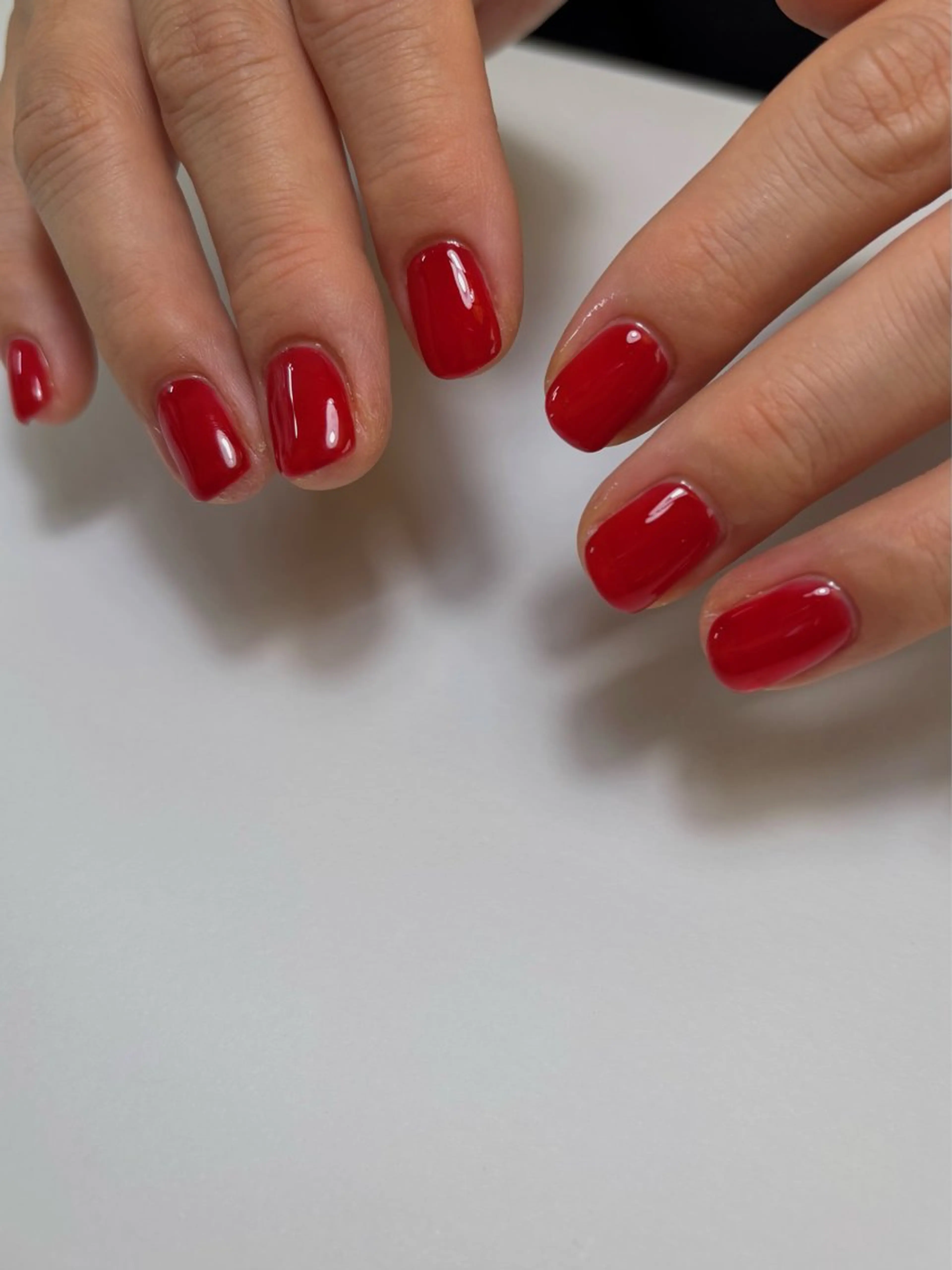 ネイル クリアネイル 赤色 ハンドネイル is.nail 🌷sonokoのネイルデザイン