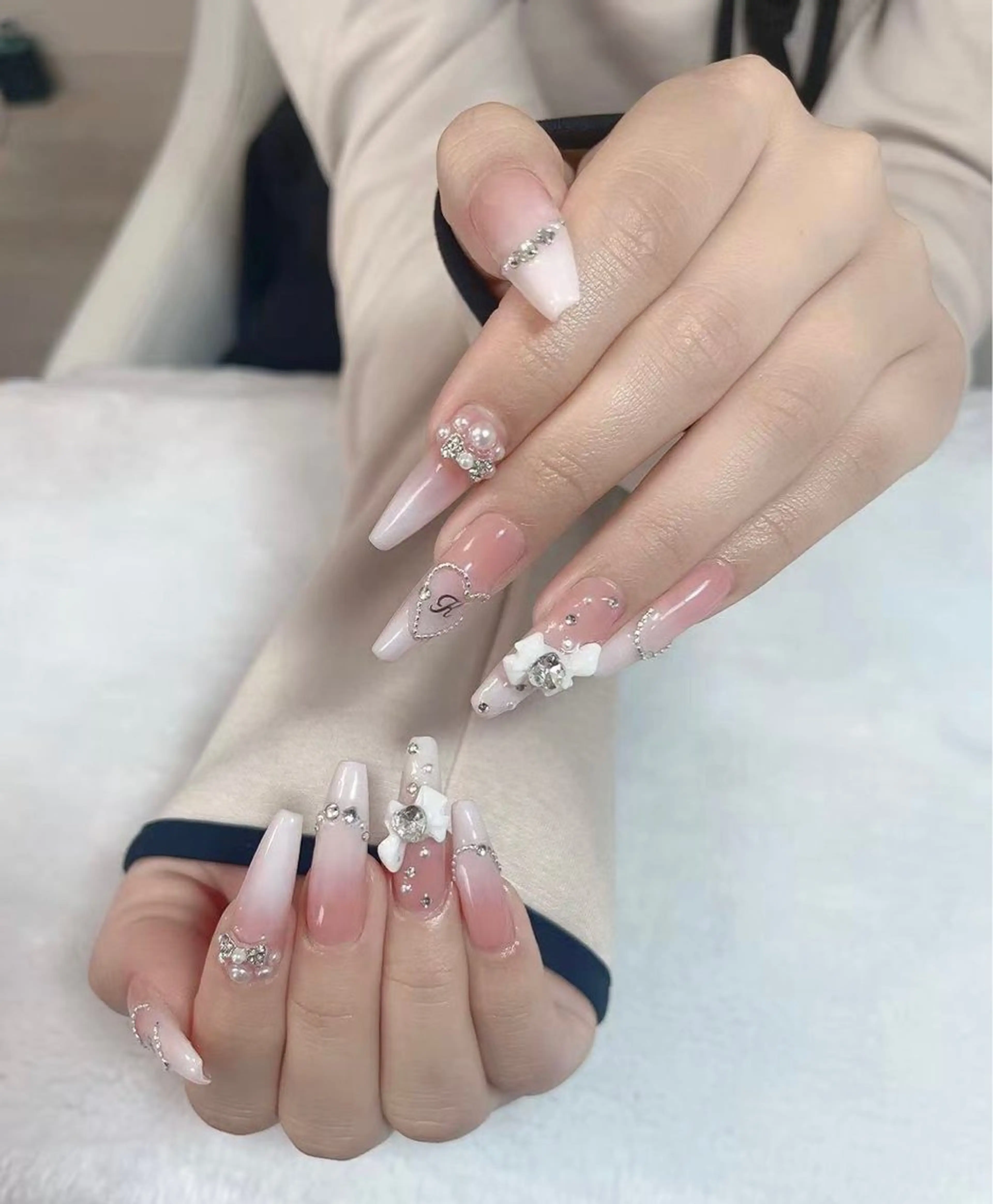 ネイル 持ち込み Amina nail salonのネイルデザイン