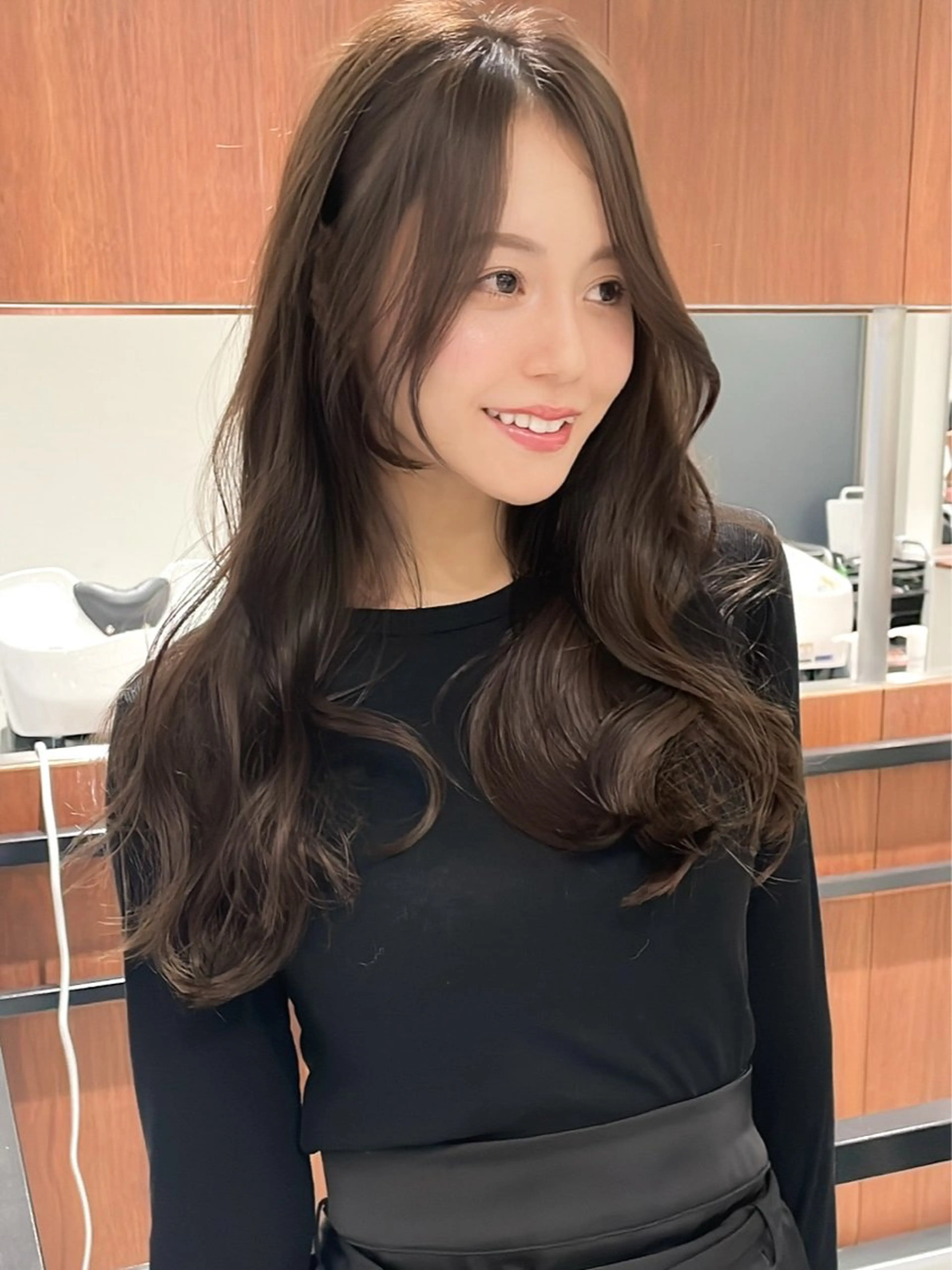 ロング カラー グレージュ レイヤーカット ✨小顔顔まわり✨ サイトウ　アツキのヘアスタイル