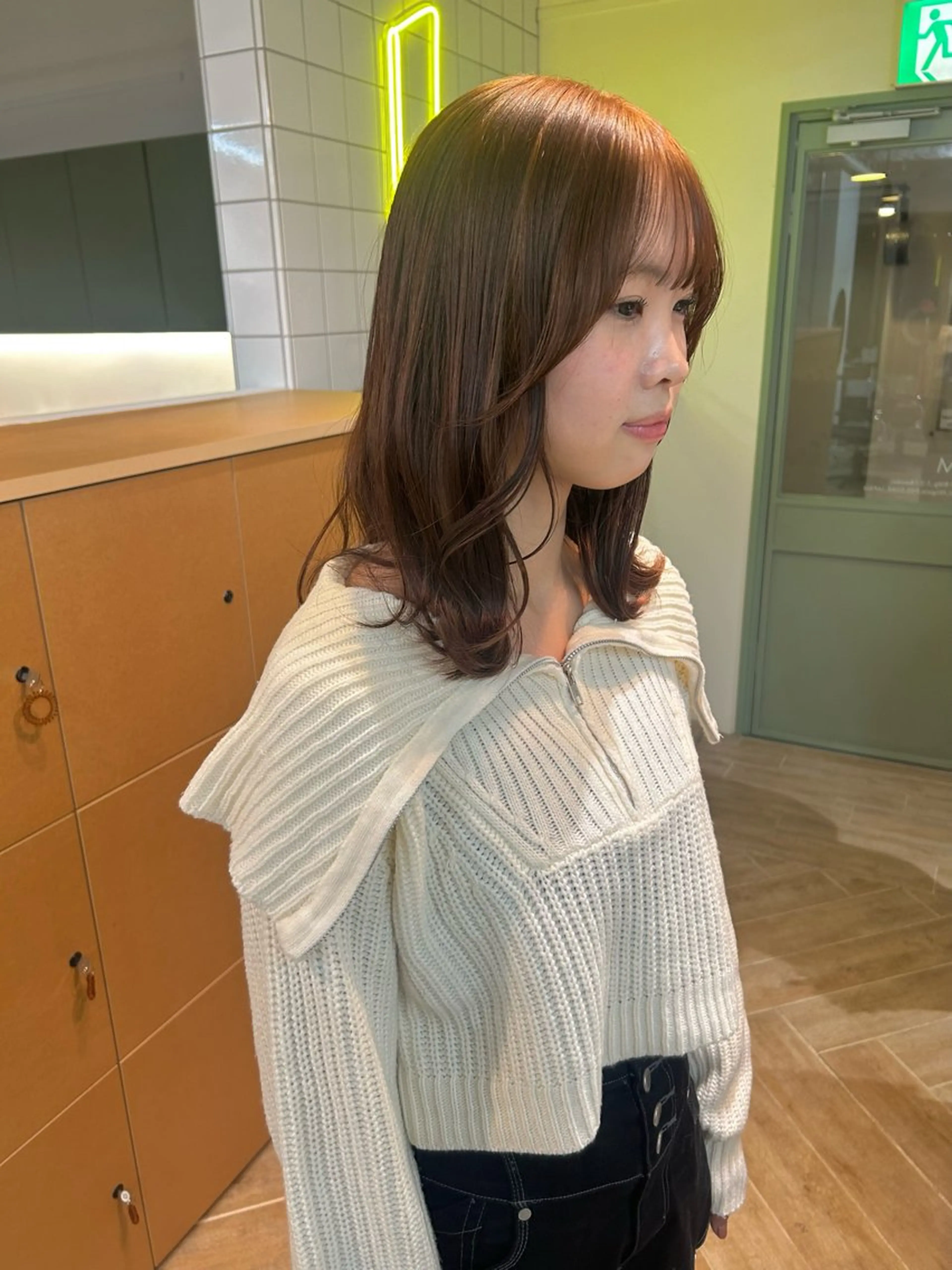 ミディアム カラー カット ヘアカラー ベージュ/ダブルカラ ー/新潟駅/青柳萌果のヘアスタイル