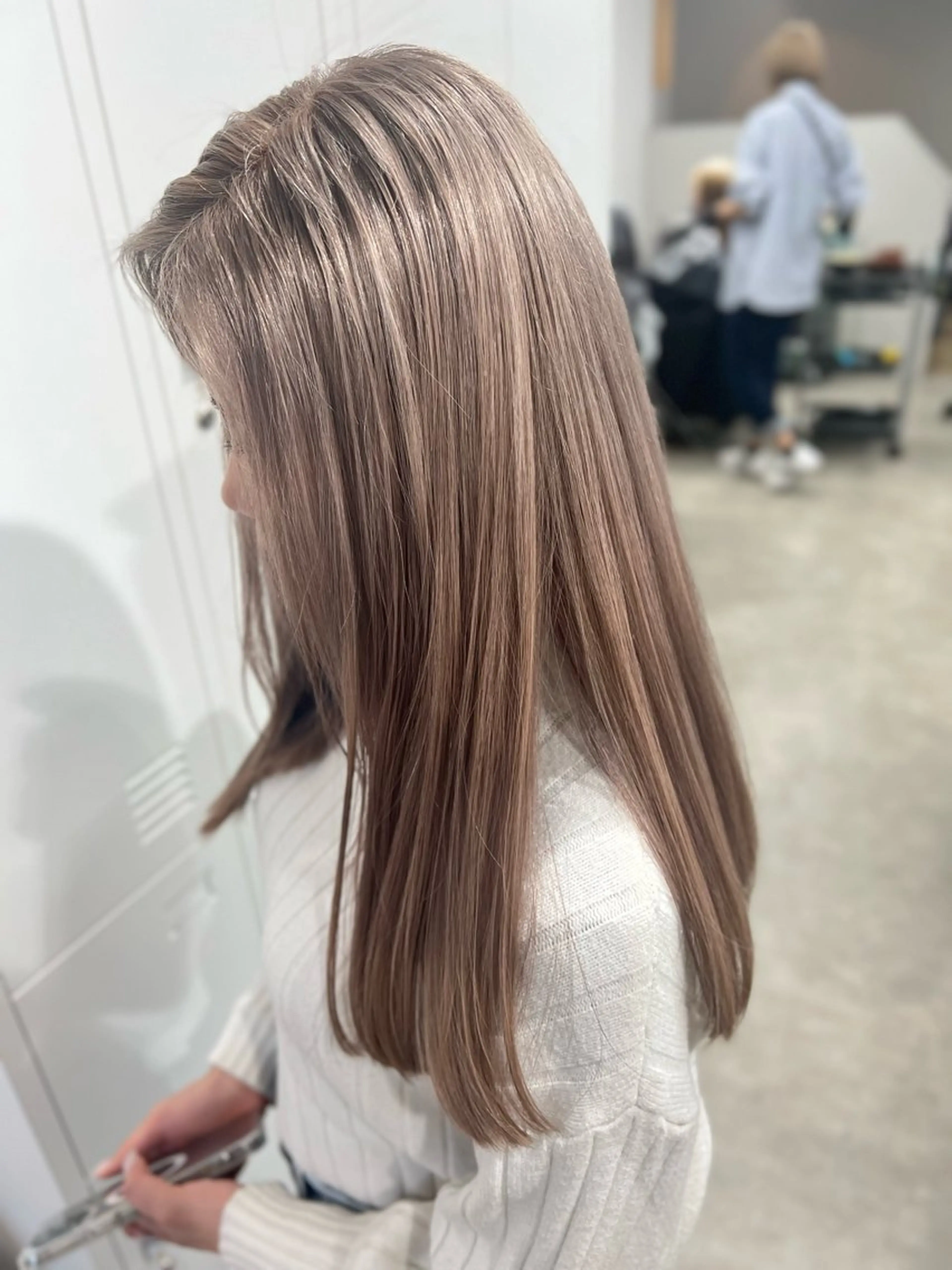 ロング カラー ブリーチ 透明感カラー カット ヘアカラー トリートメント ブリーチ/髪質改善/ レイヤー/YUTO‎のヘアスタイル
