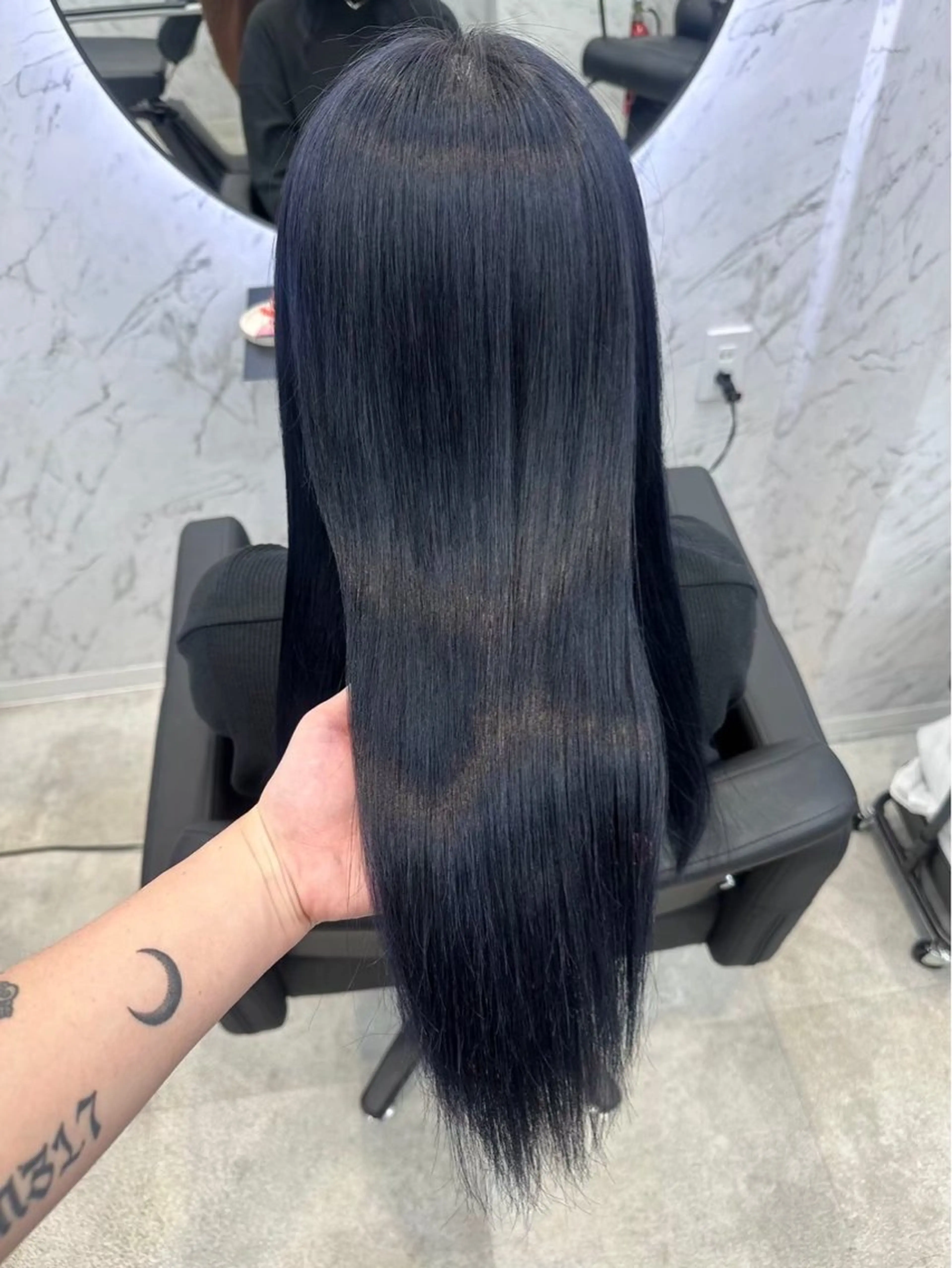 ロング カラー 黒髪 ブルーカラー ブルーブラック hair salon dot. mooda 韓国風サロン 町田店所属・韓国風ヘア🎀🩶 /♡𝓝𝓸𝓪♡のヘアスタイル