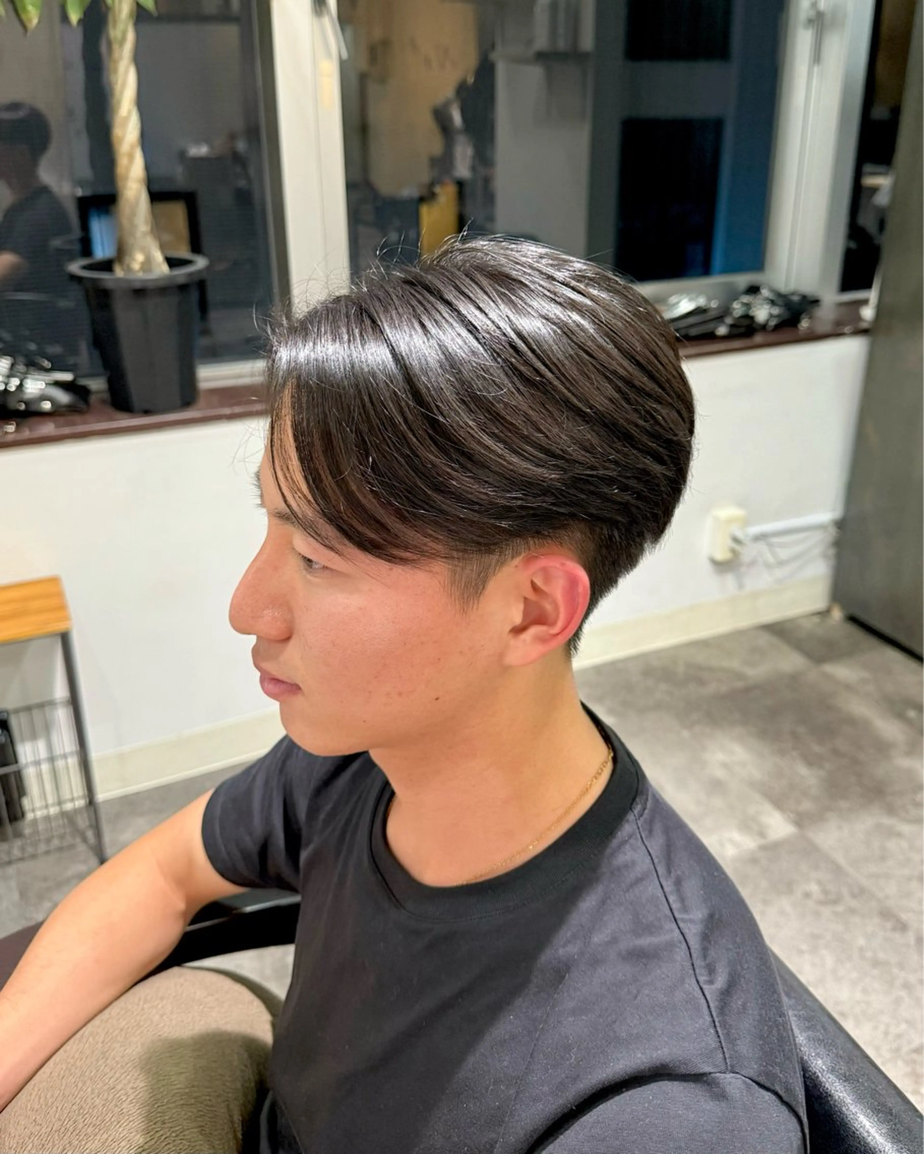 メンズ センターパート 刈り上げ est-r. Shionのヘアスタイル