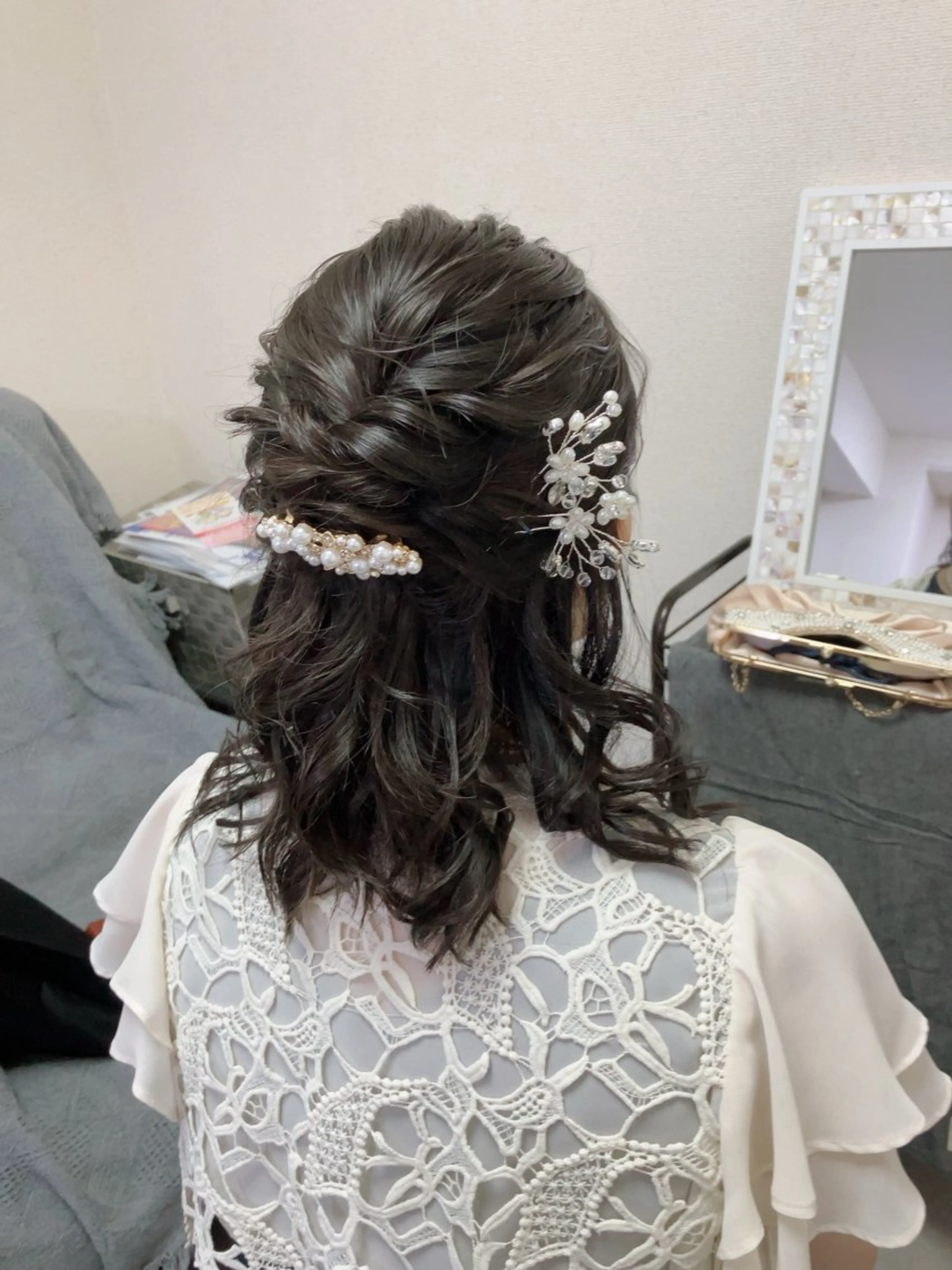 ヘアアレンジ ハーフアップ 結婚式・ブライダル linda lashesのマツエク・マツパデザイン