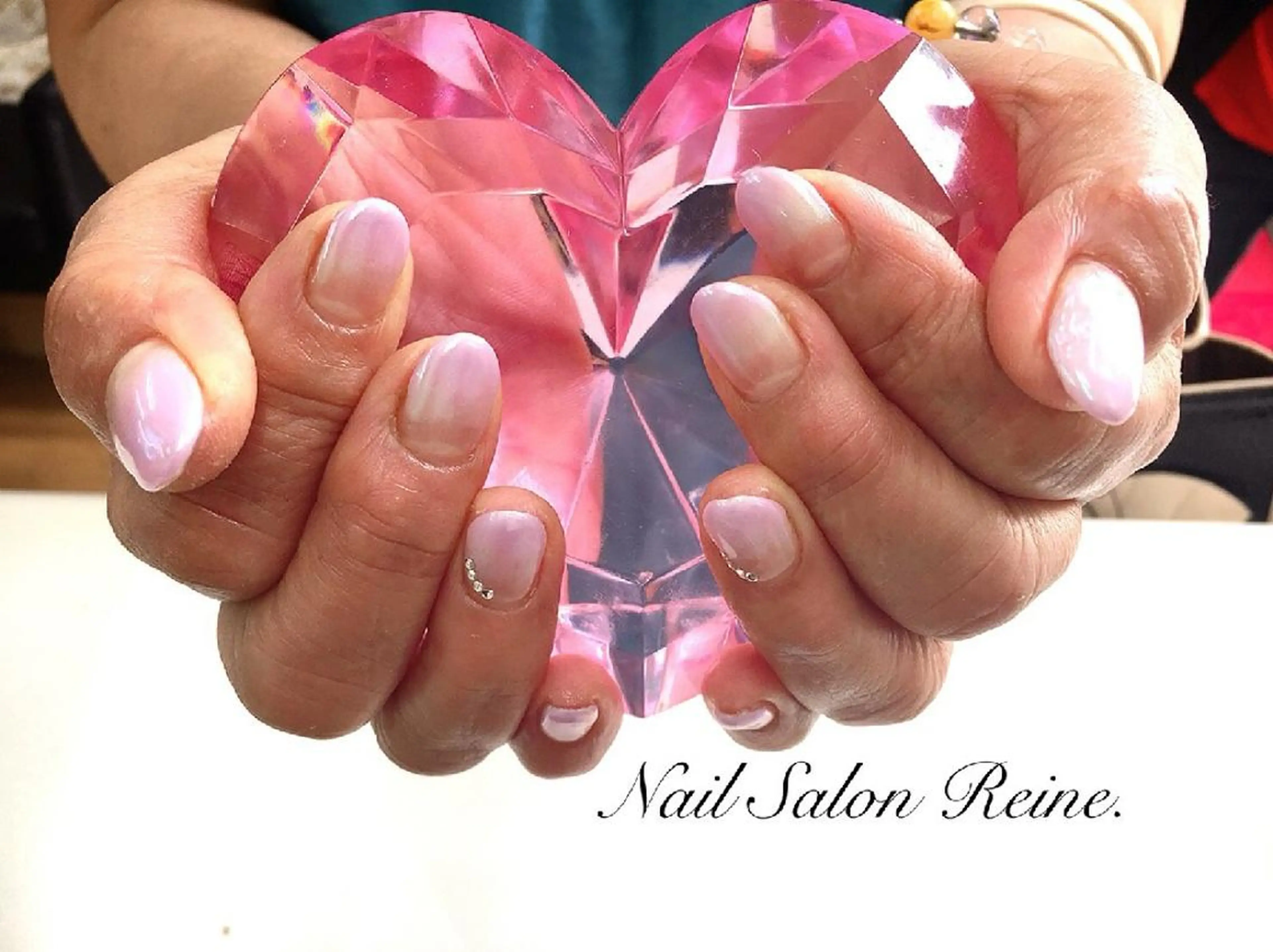 ネイル オフィスネイル シンプルネイル Nailsalon Reine所属・玉栄 伶奈のネイルデザイン