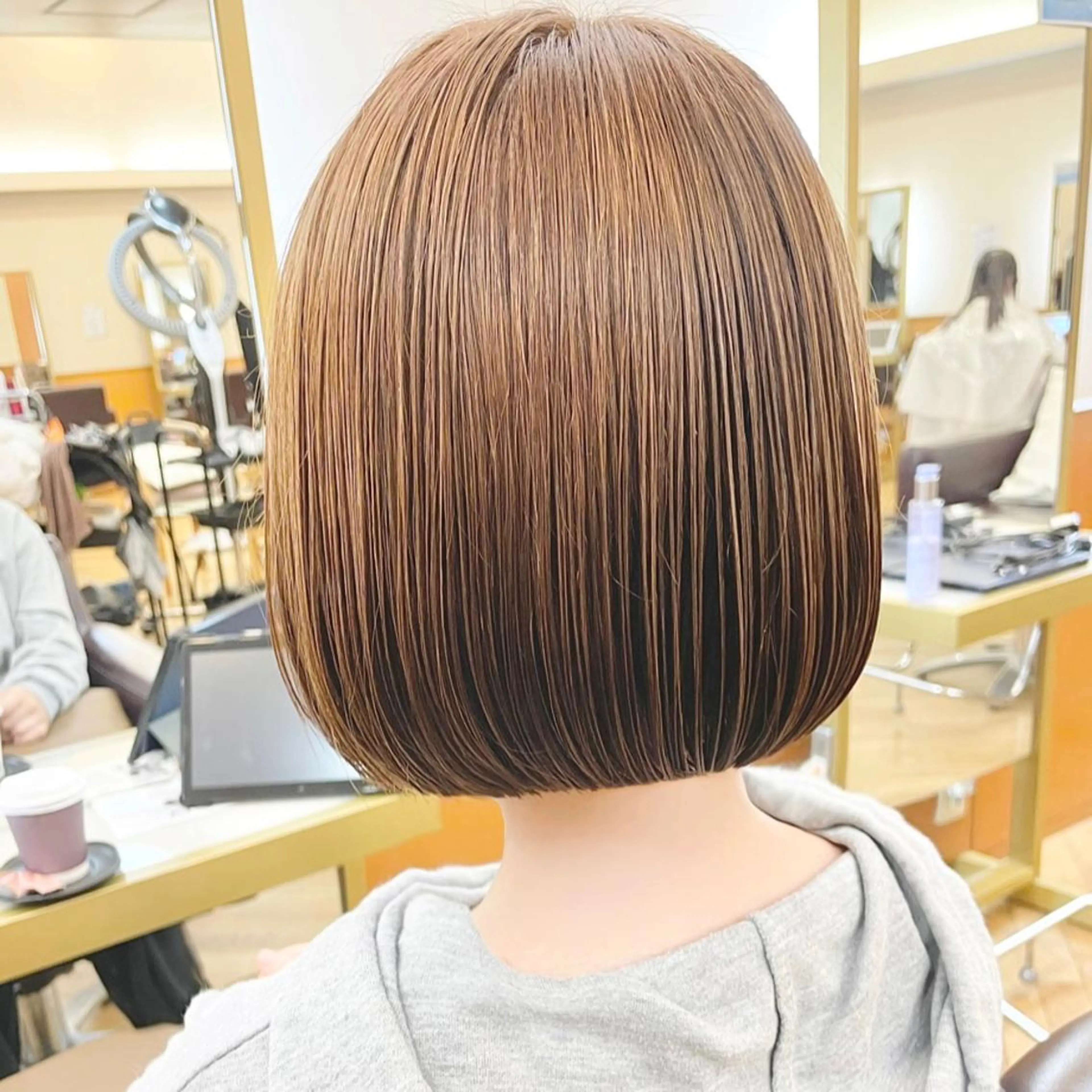ミディアム カラー ヘアアレンジ キッズ 切りっぱなしボブ ベージュカラー グレージュ ボブ 髪質改善 カット ヘアカラー トリートメント さわ きょうすけ/ ボブ髪質改善ショートのヘアスタイル