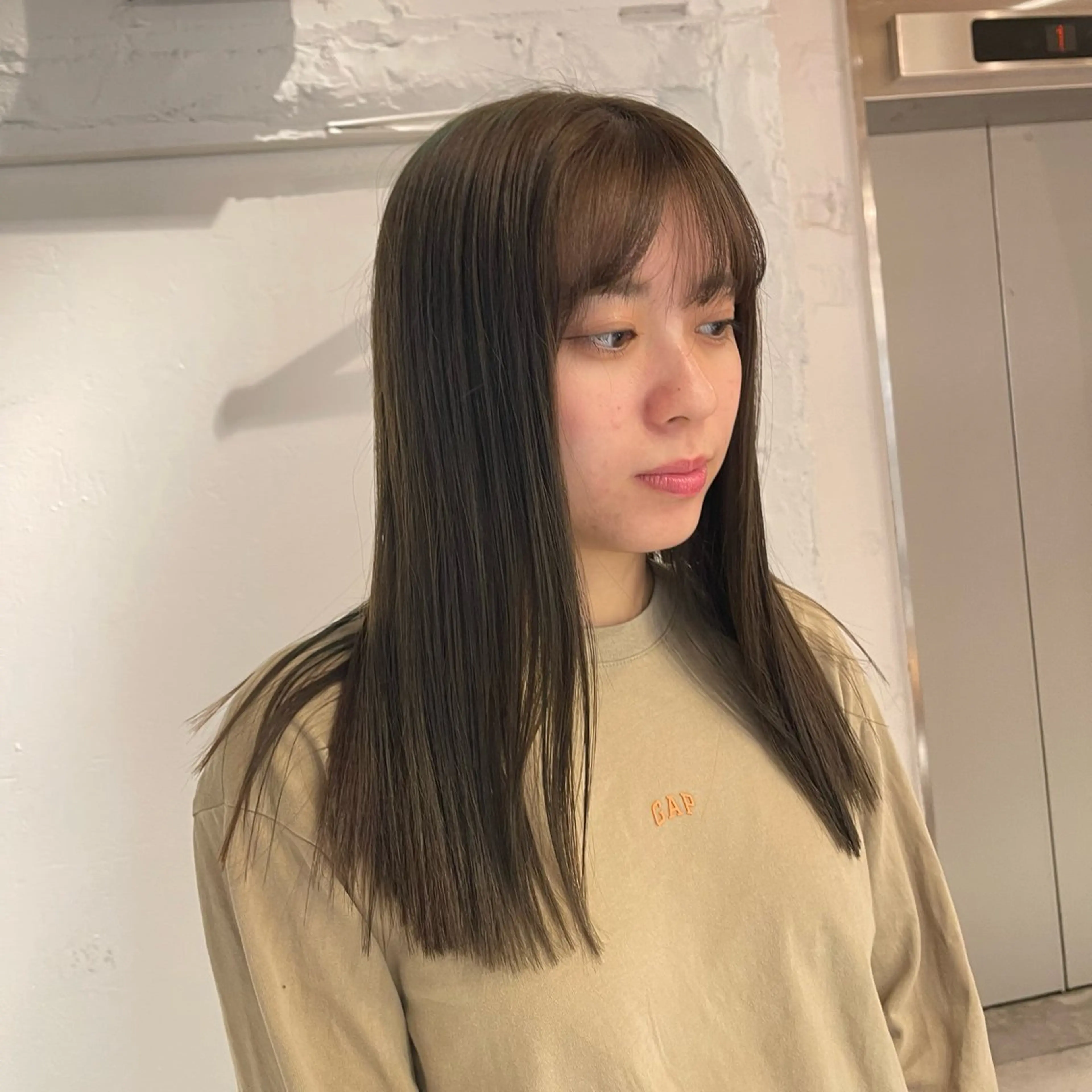 ロング カラー 透明感カラー ヘアカラー トリートメント lunty miichiのヘアスタイル