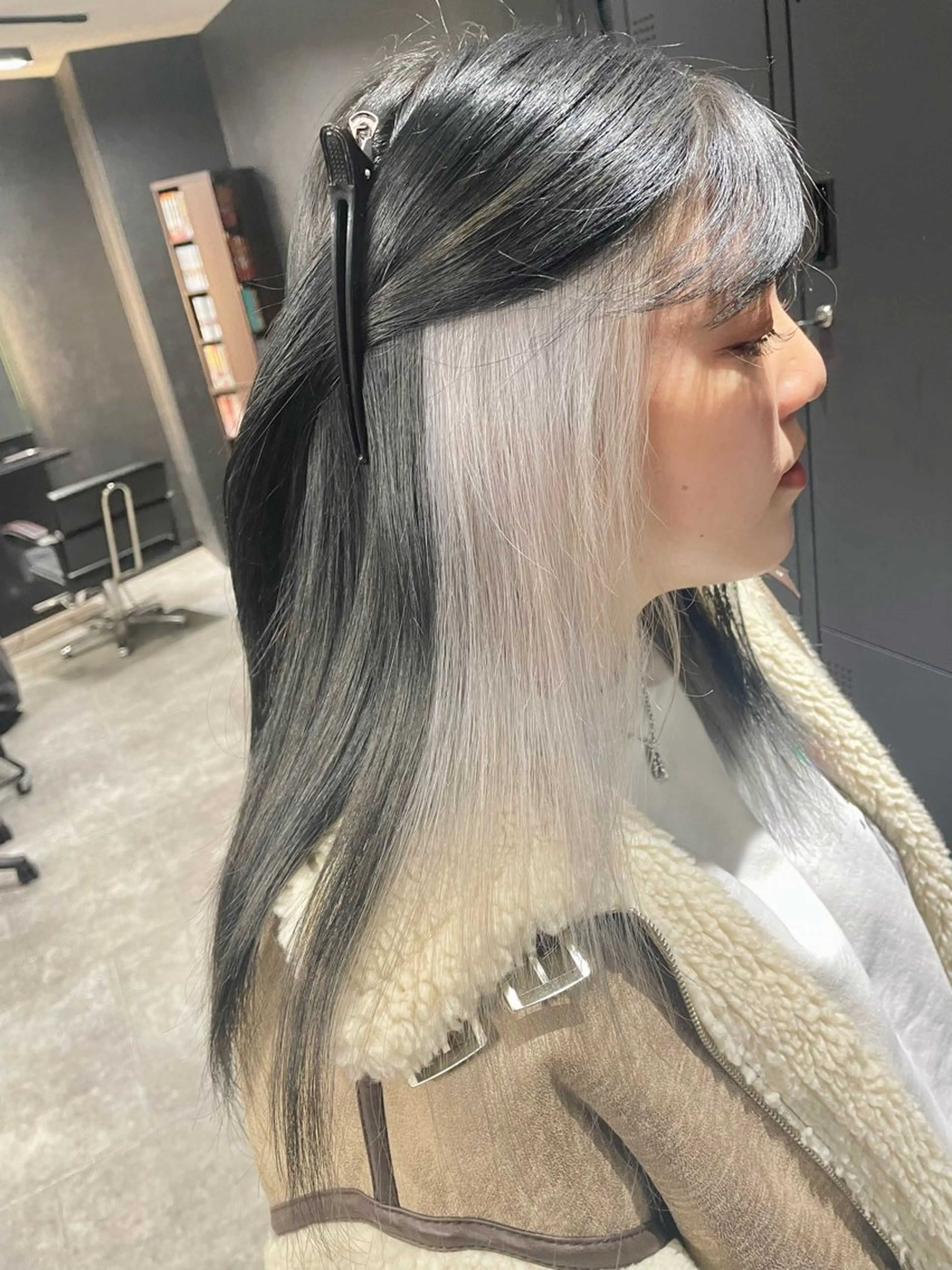 セミロング カラー ハンソン ディンのヘアスタイル