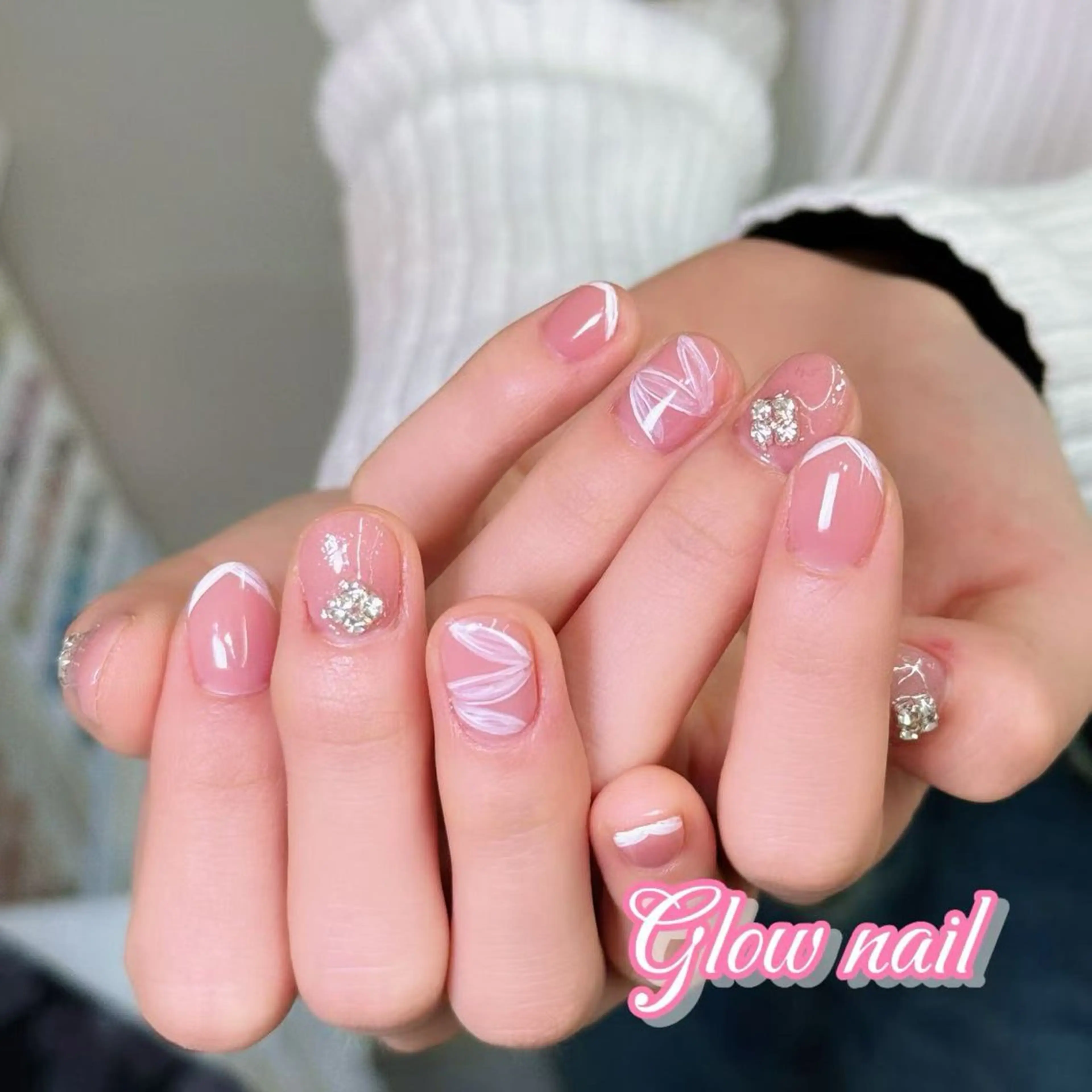 ネイル ハンドネイル グロー ネイルのネイルデザイン