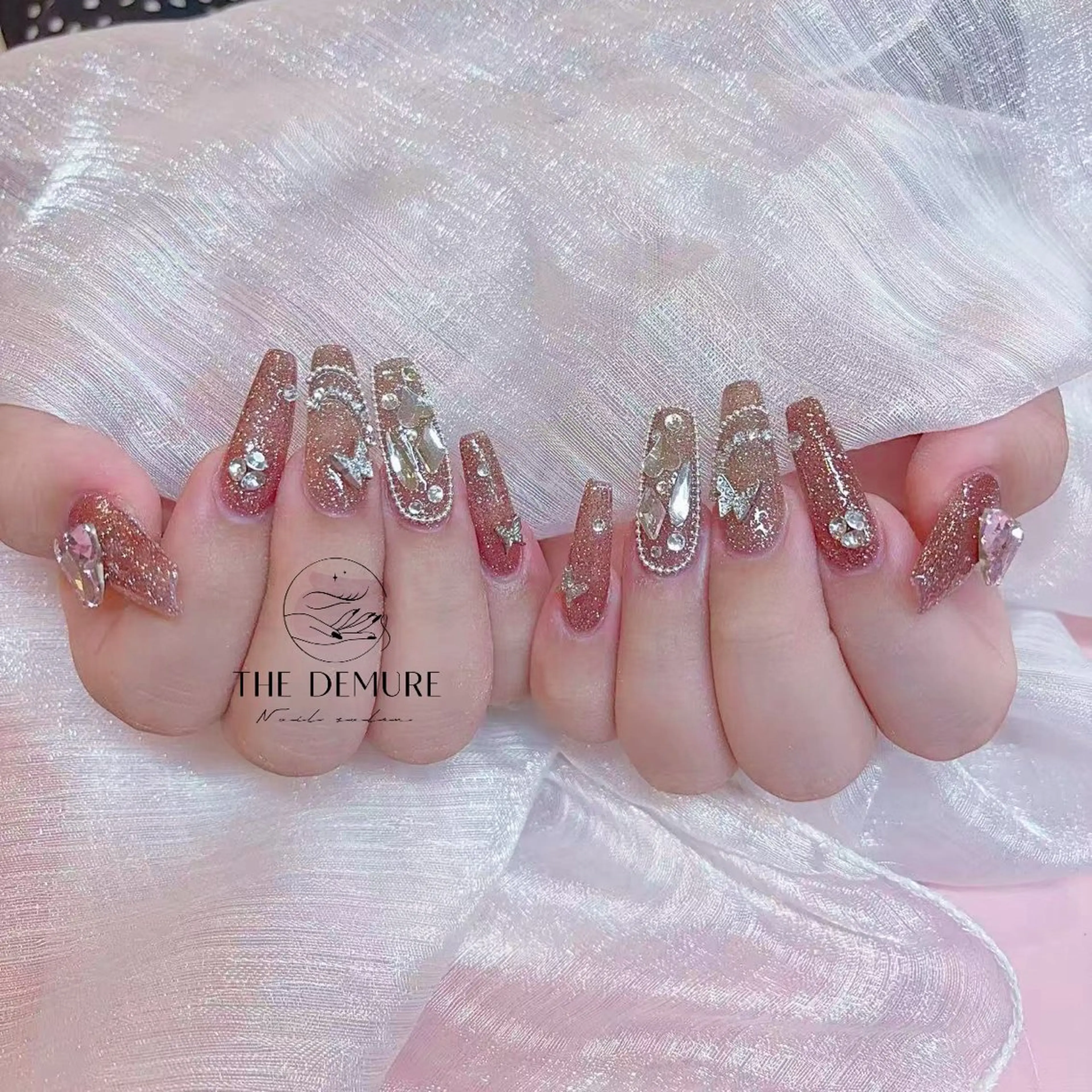 ネイル アートネイル 韓国ネイル マグネットネイル オフィスネイル スカルプネイル ハンドネイル ハンドケア NailDemure 【銀座店】のネイルデザイン