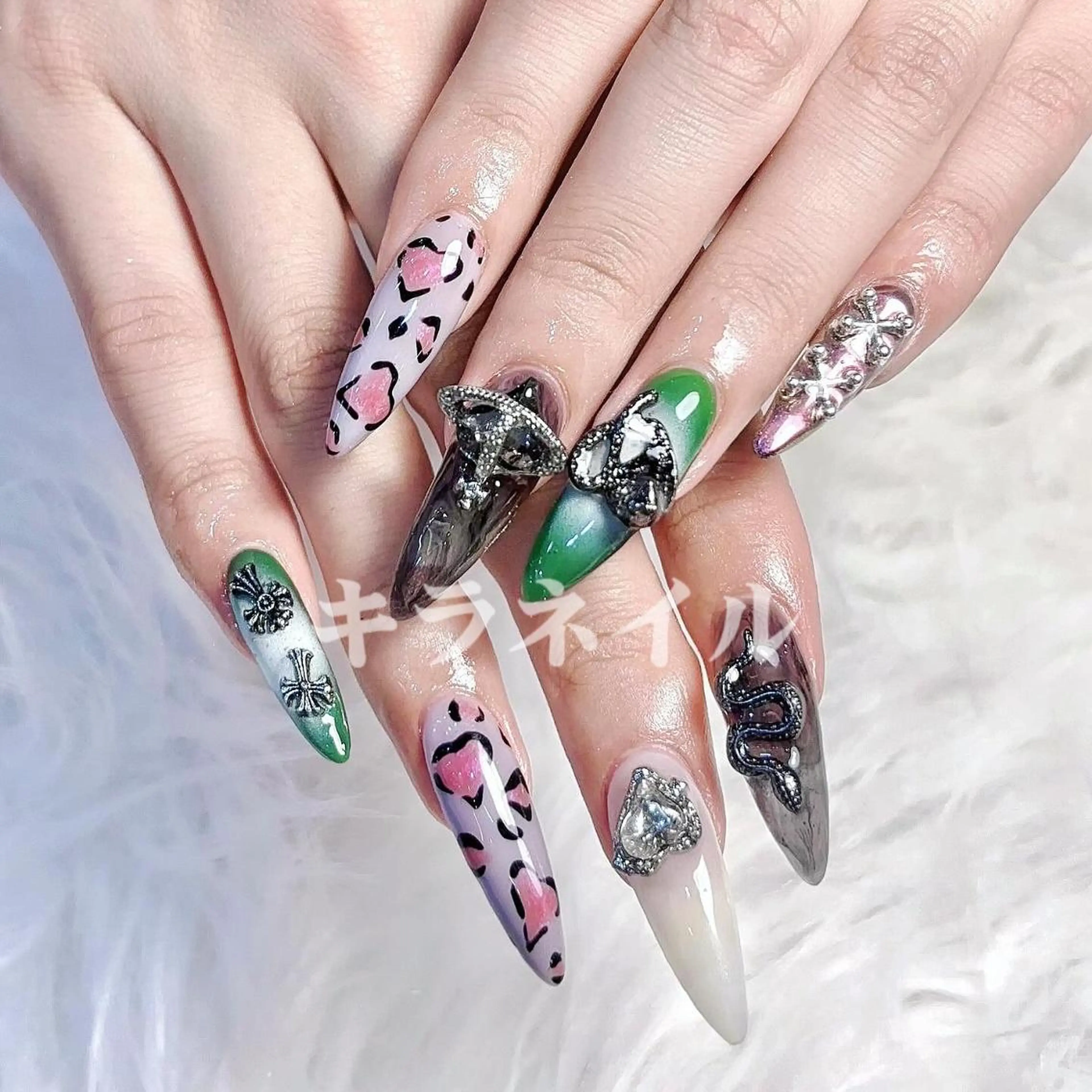 ネイル ハンドネイル 🎀KIRA ワンホンネイル✨のネイルデザイン