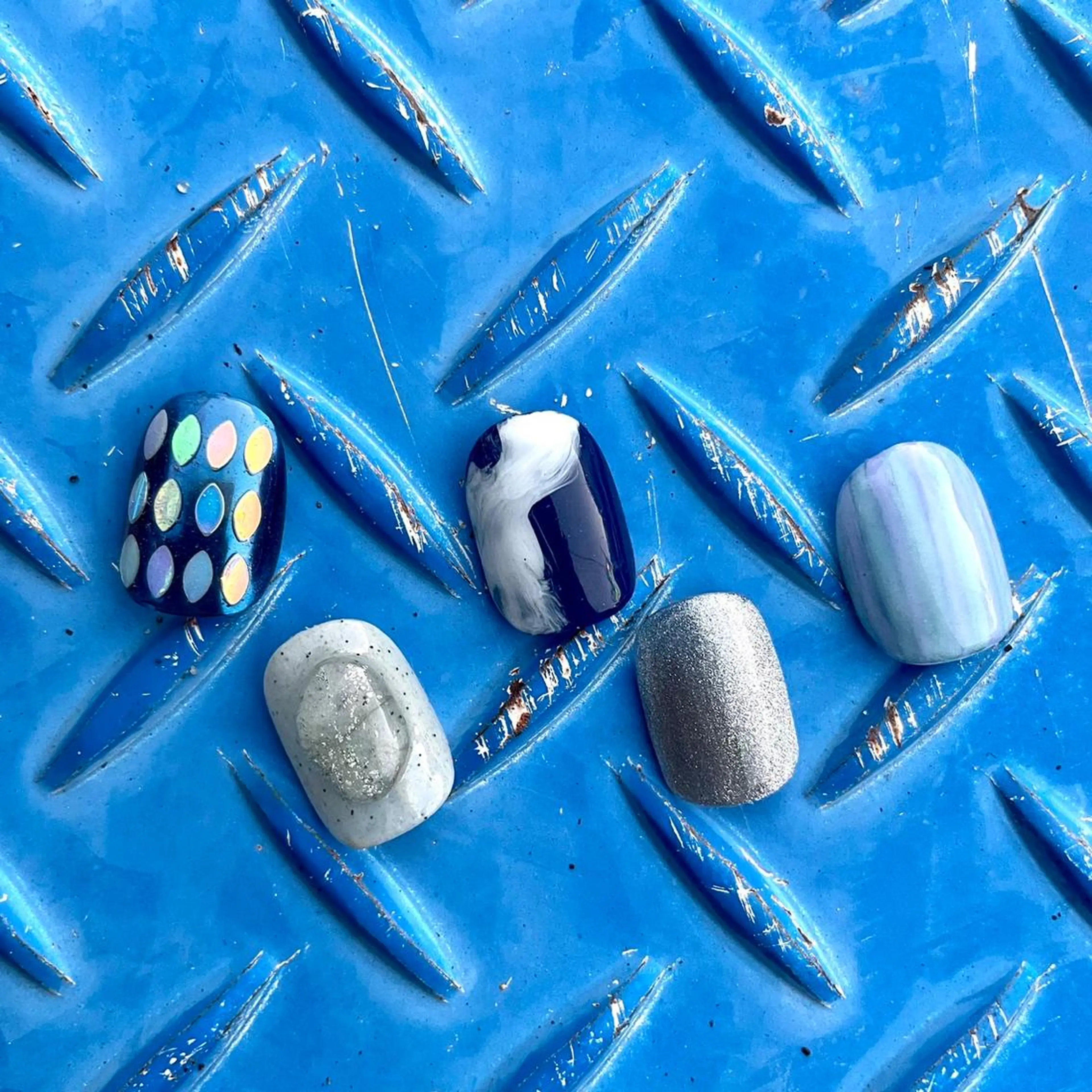 ミディアム NEOUV NAILのネイルデザイン