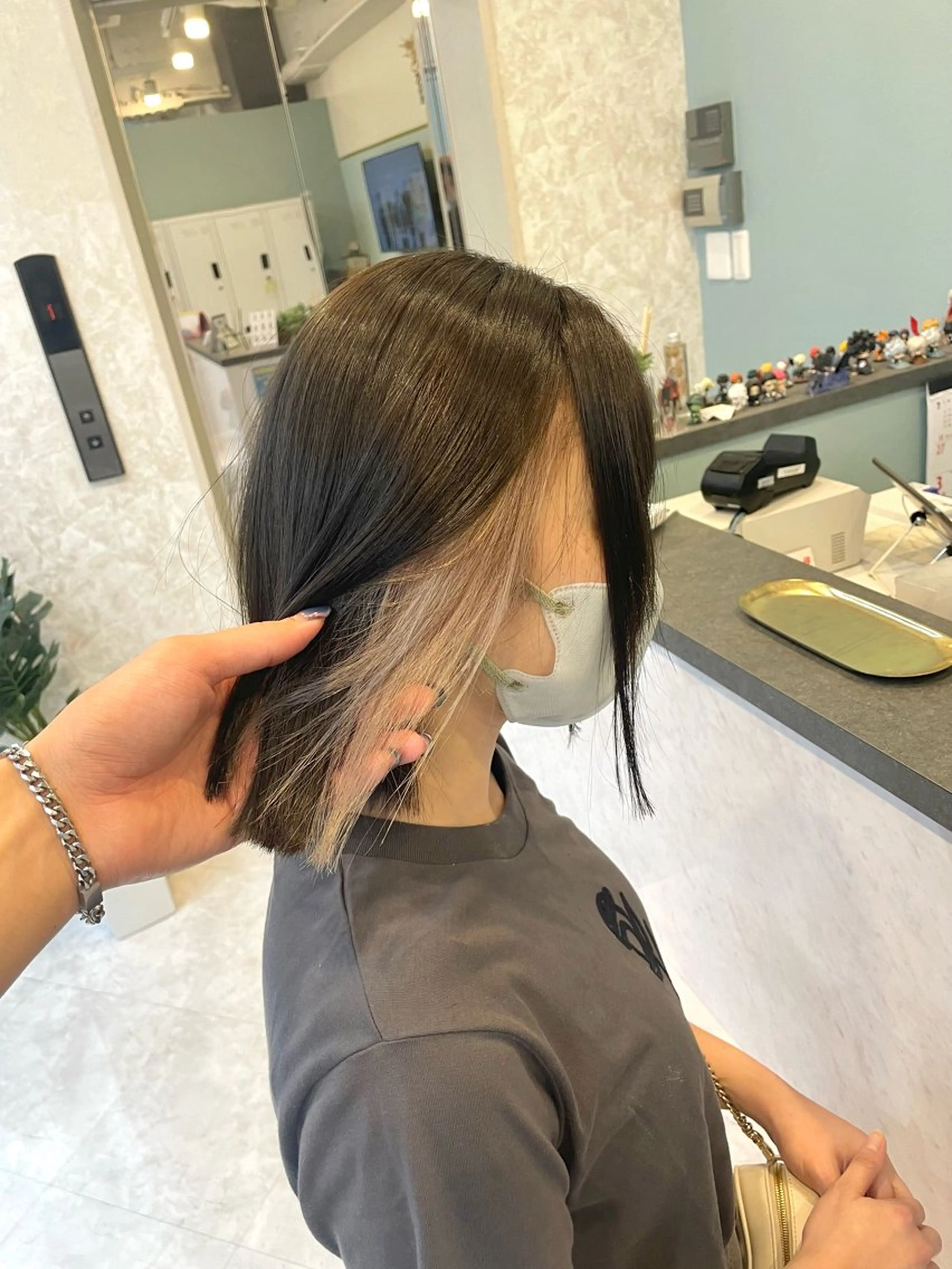 ミディアム カット ヘアカラー 亀川蓮 Agu hairのヘアスタイル