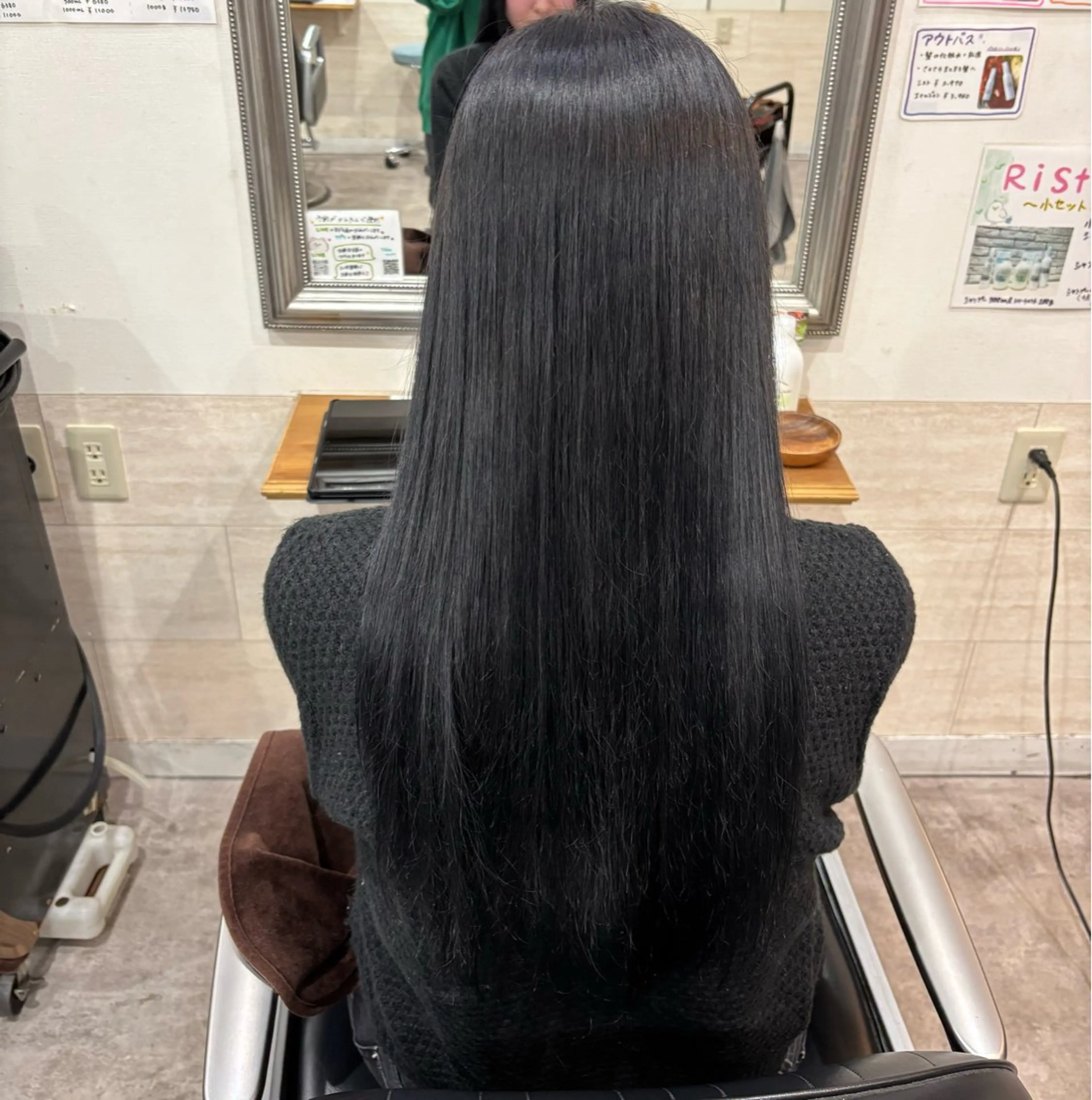 ロング カラー 生尾 虹水のヘアスタイル