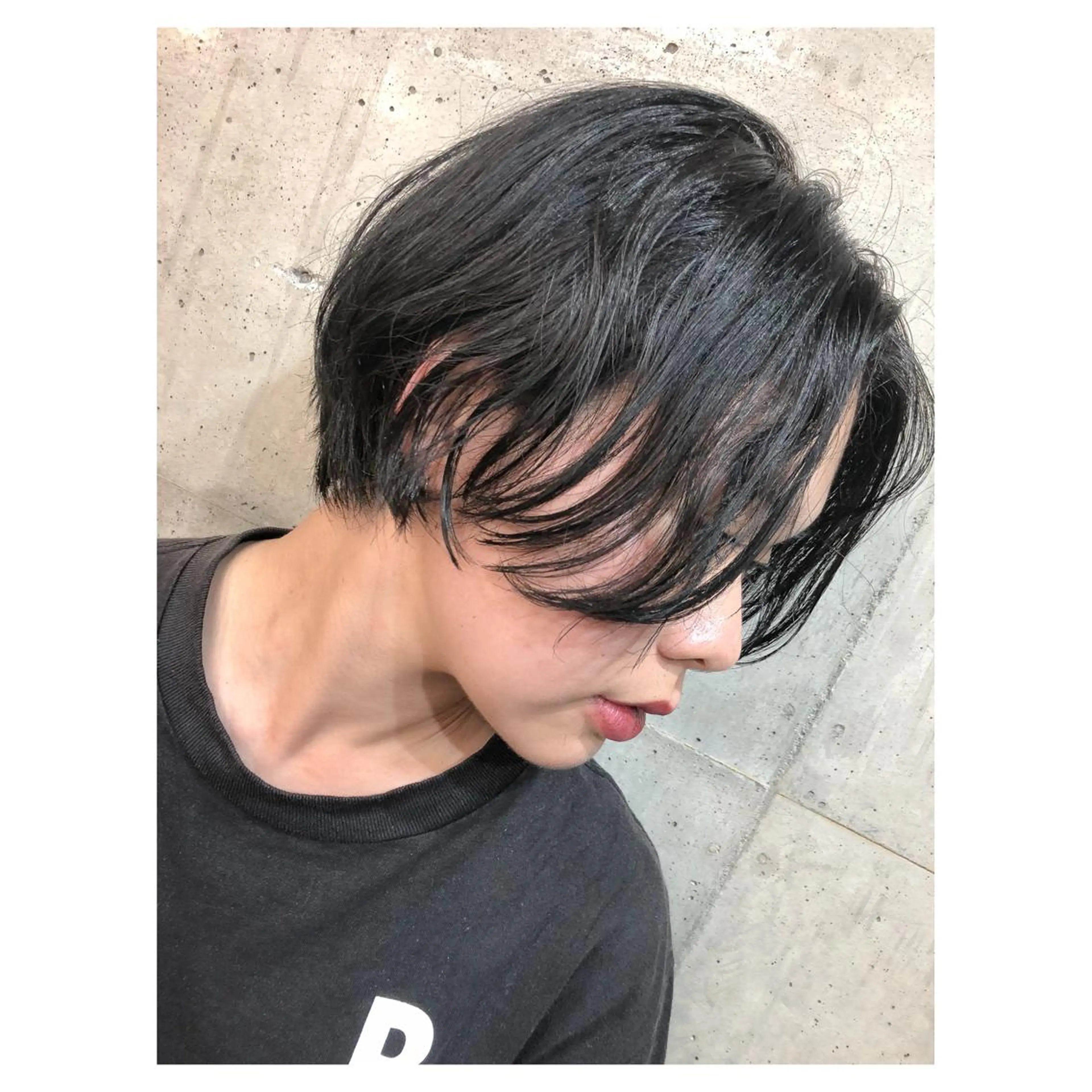 ショート カラー ショートボブ ダークシルバー シルバー ボブ ショートヘア カット ヘアカラー トリートメント ヘアセット センスをお届けします 大谷将生INFPのヘアスタイル
