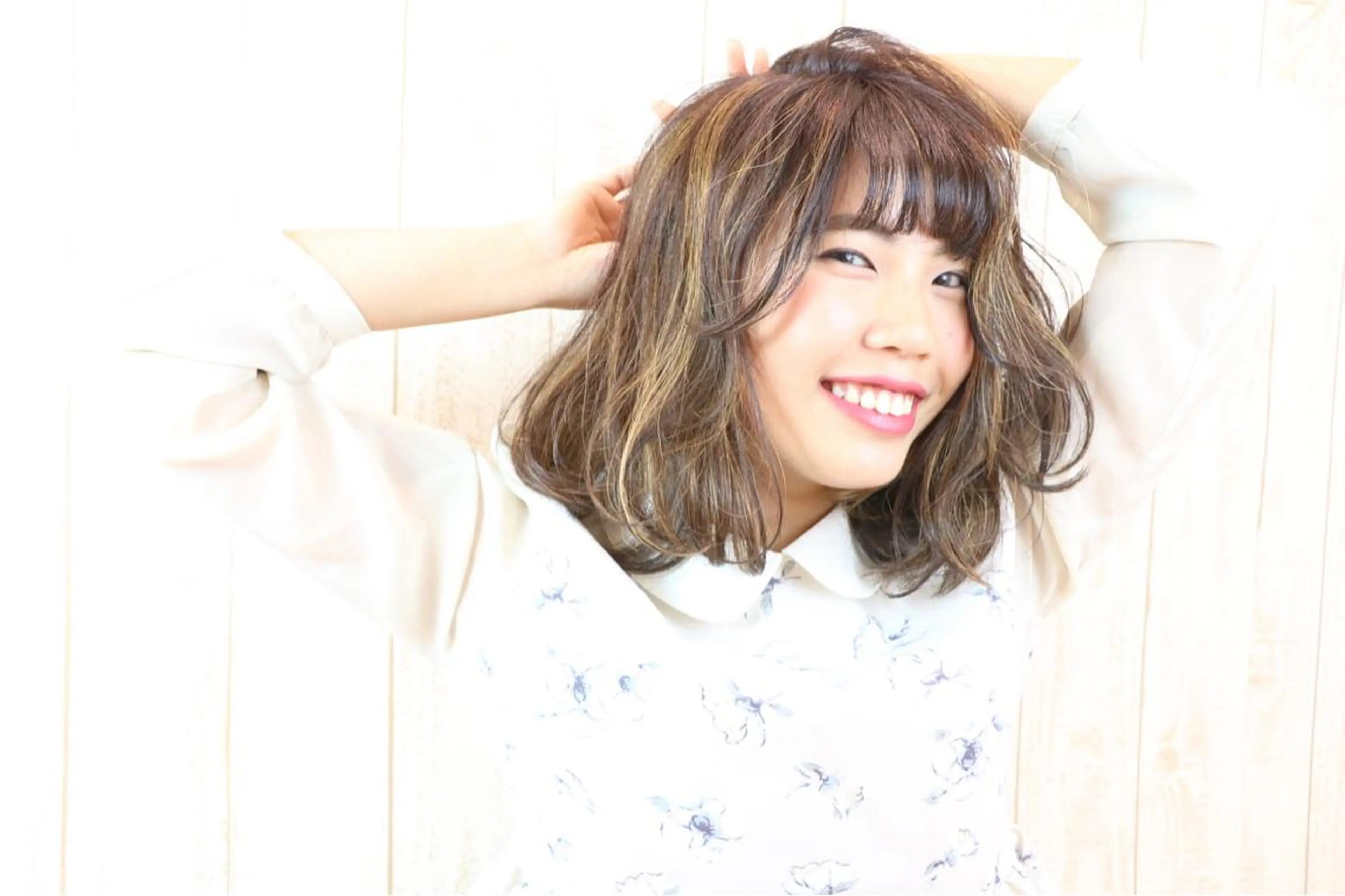 ミディアム カラー パーマ ハイライトカラー ボブ ハイライト LUCK本厚木 浦住 貴大のヘアスタイル