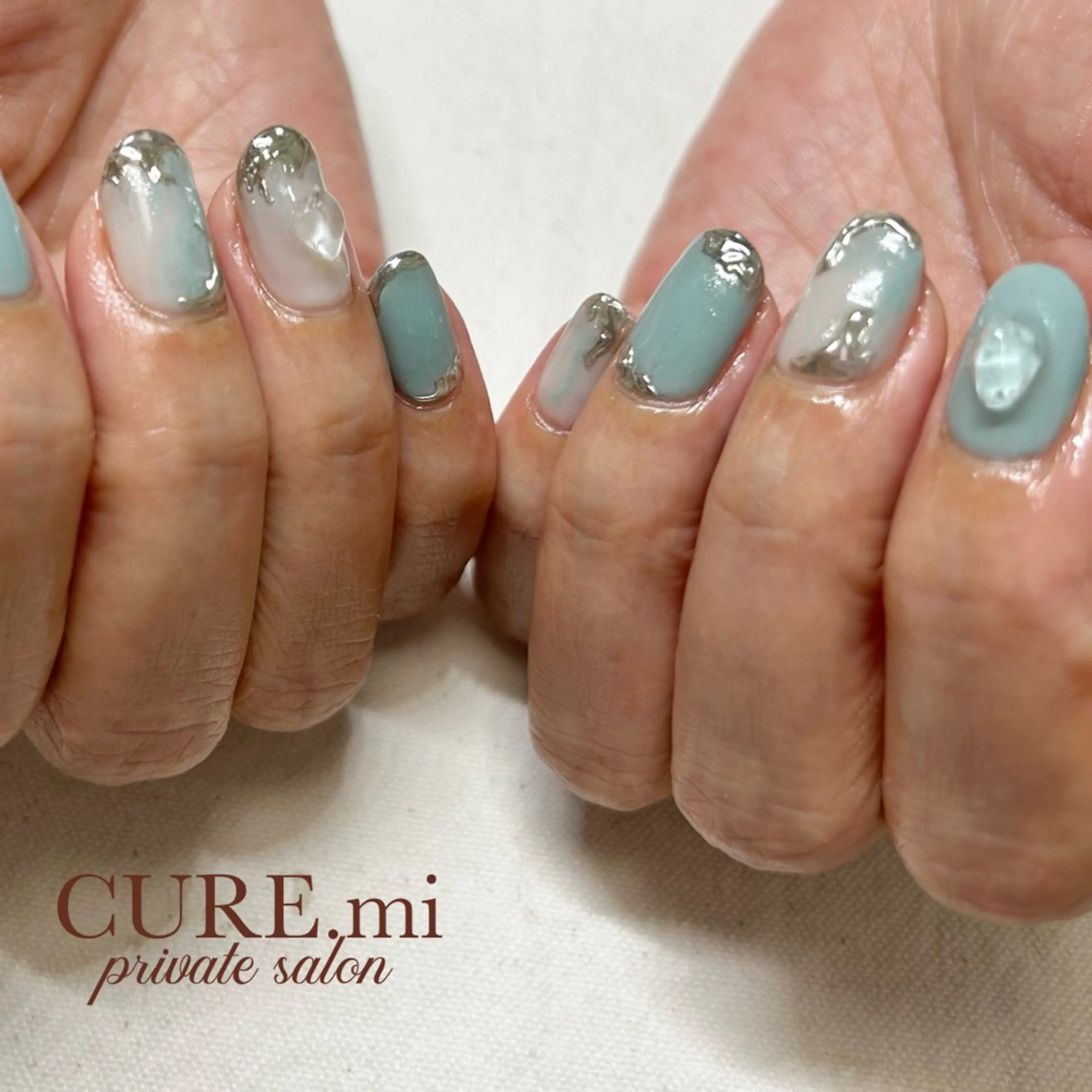 ネイル ミラーネイル ニュアンスネイル ハンドネイル ハンドケア CURE.mi所属・伊藤 美香のネイルデザイン