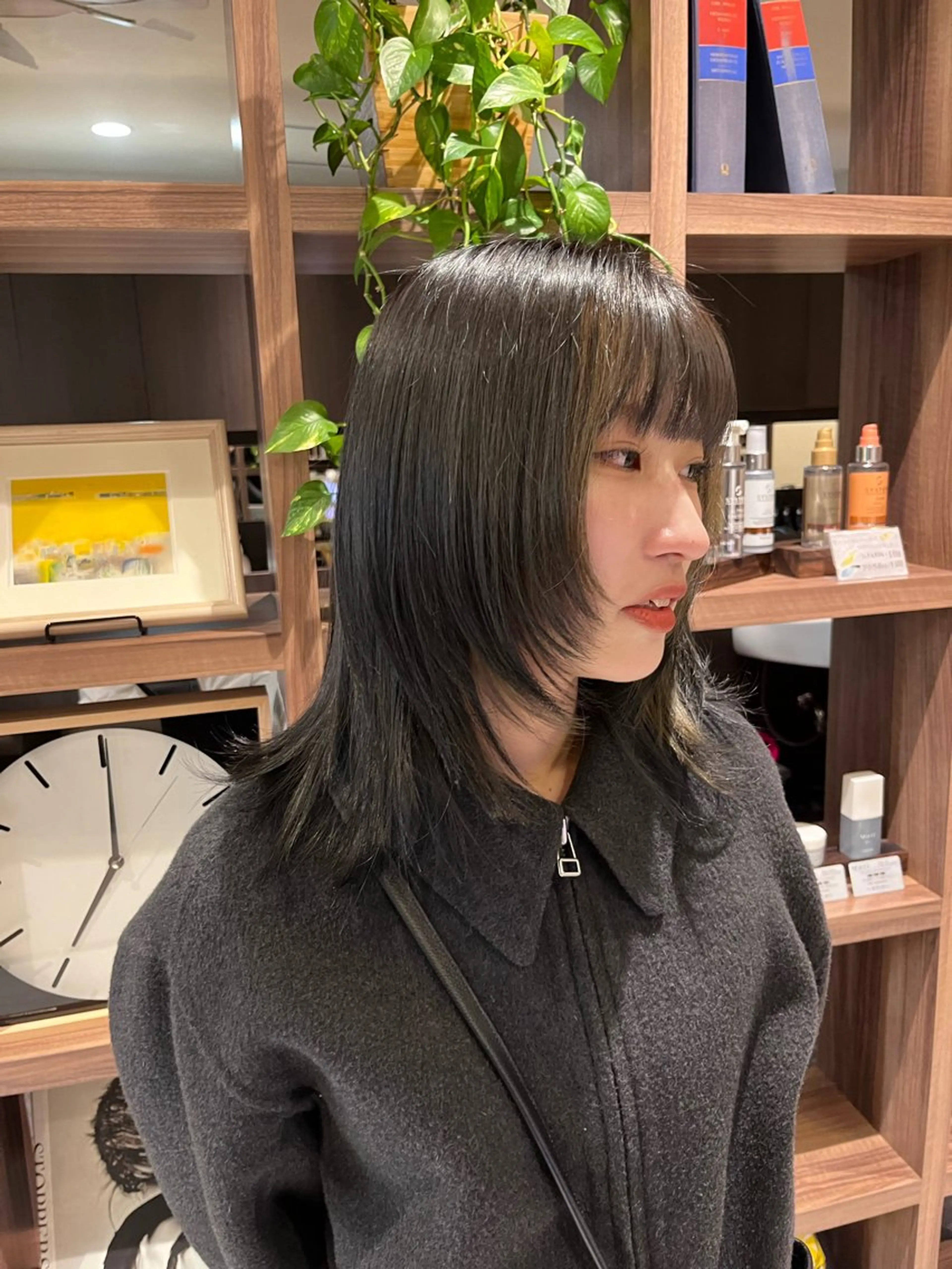 ミディアム カラー 顔まわりレイヤー 顔周りカット レイヤーカット dogstar小林諒 レイヤー/ブリーチのヘアスタイル