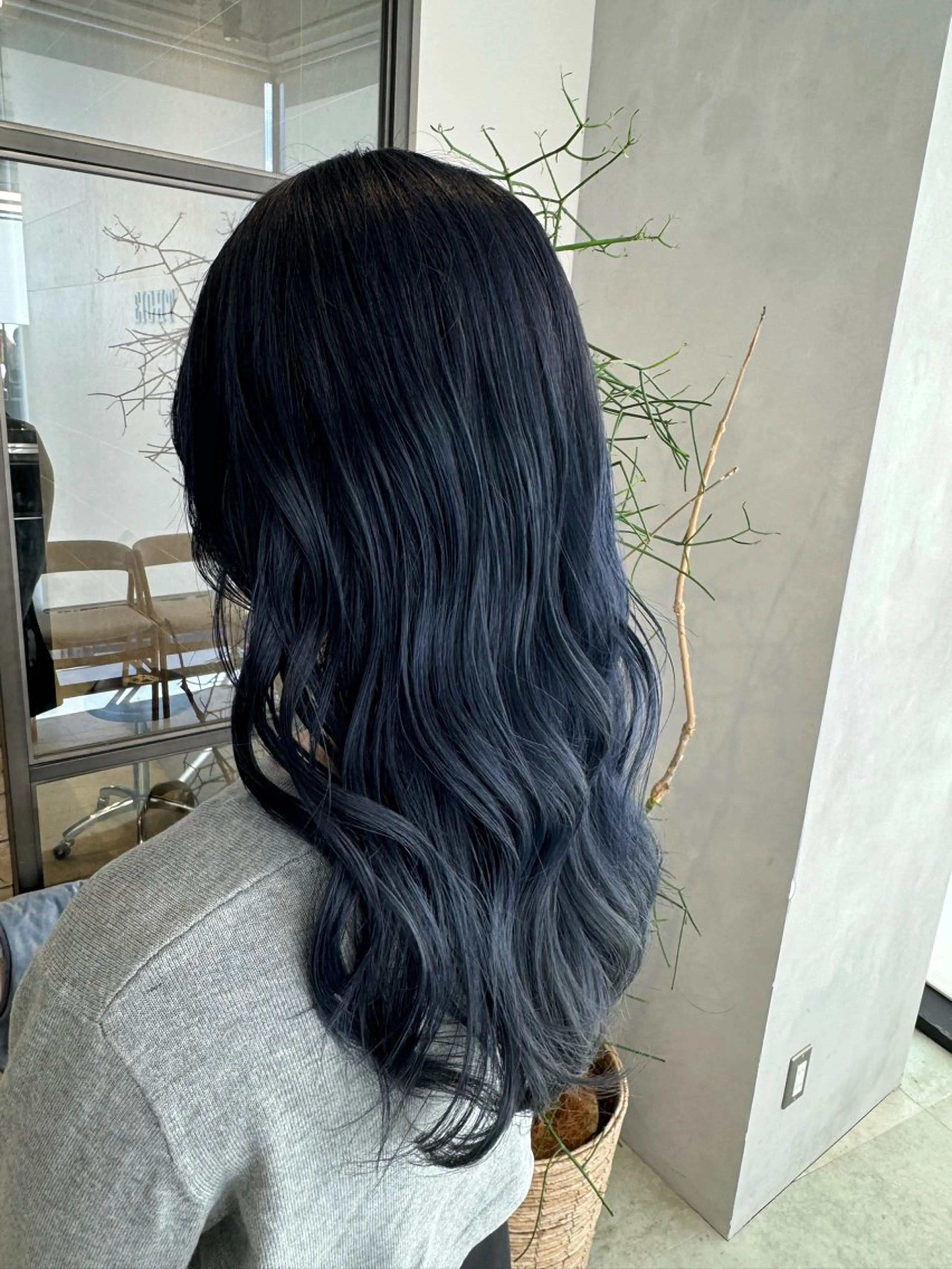 カラー ブリーチ ブルーカラー ネイビーカラー カット ヘアカラー トリートメント 透明感カラー✨艶髪 制作🌱山根あゆみのヘアスタイル