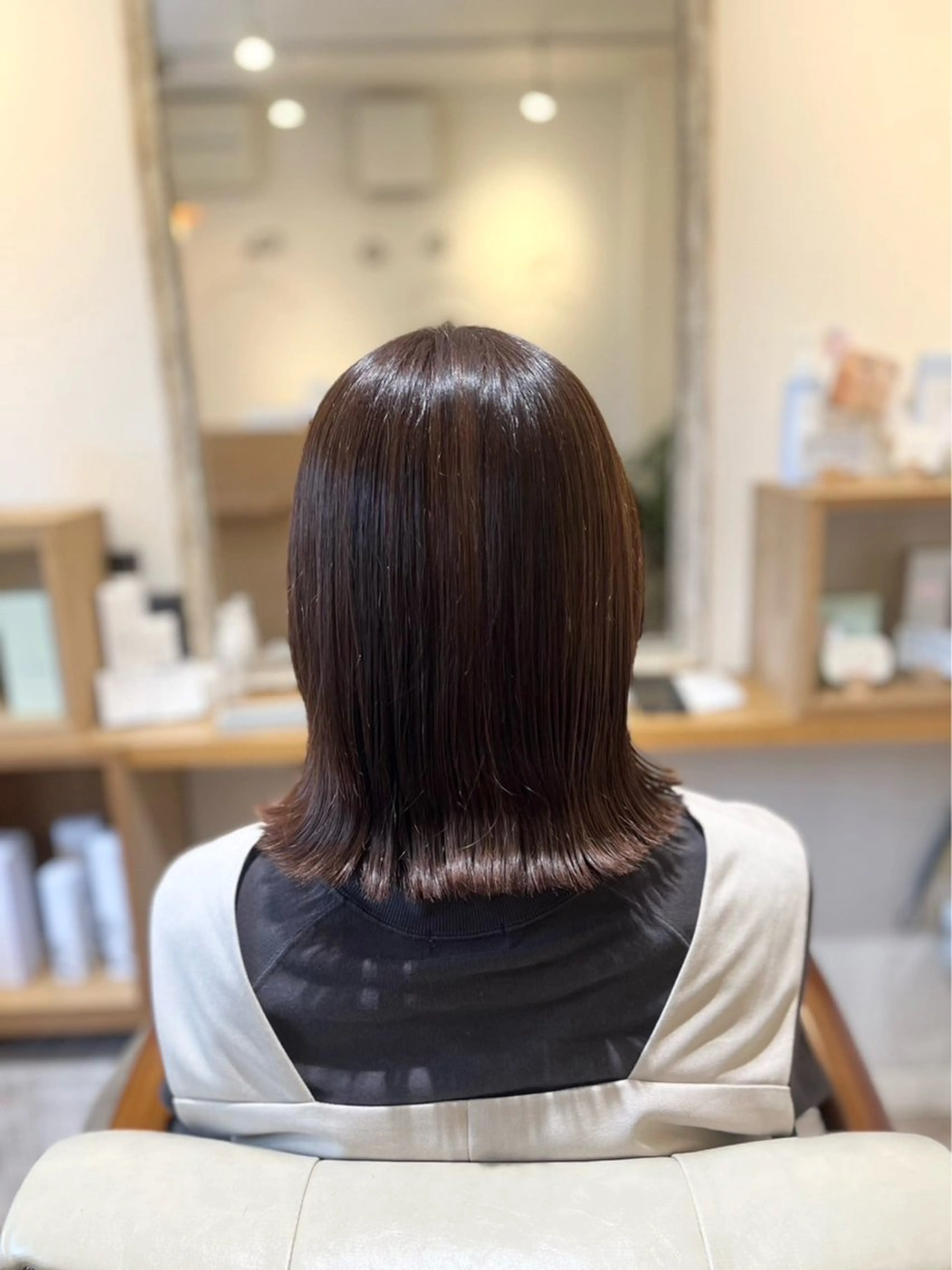 ミディアム カラー 外ハネヘア ヘアカラー トリートメント hacco所属・倉本 美佐のヘアスタイル