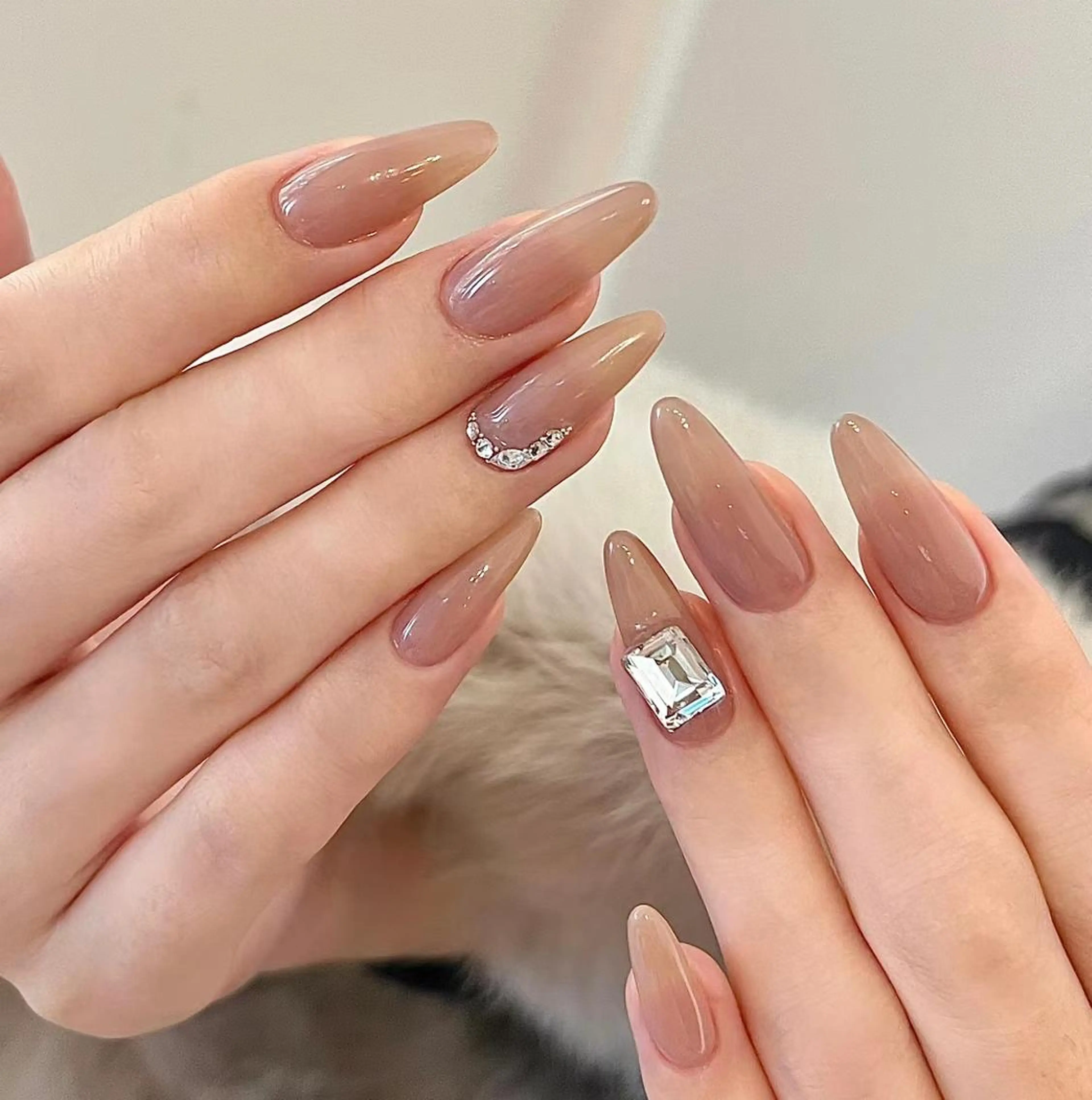 ネイル 長さ出し ネイルチップ Queens みなみのネイルデザイン