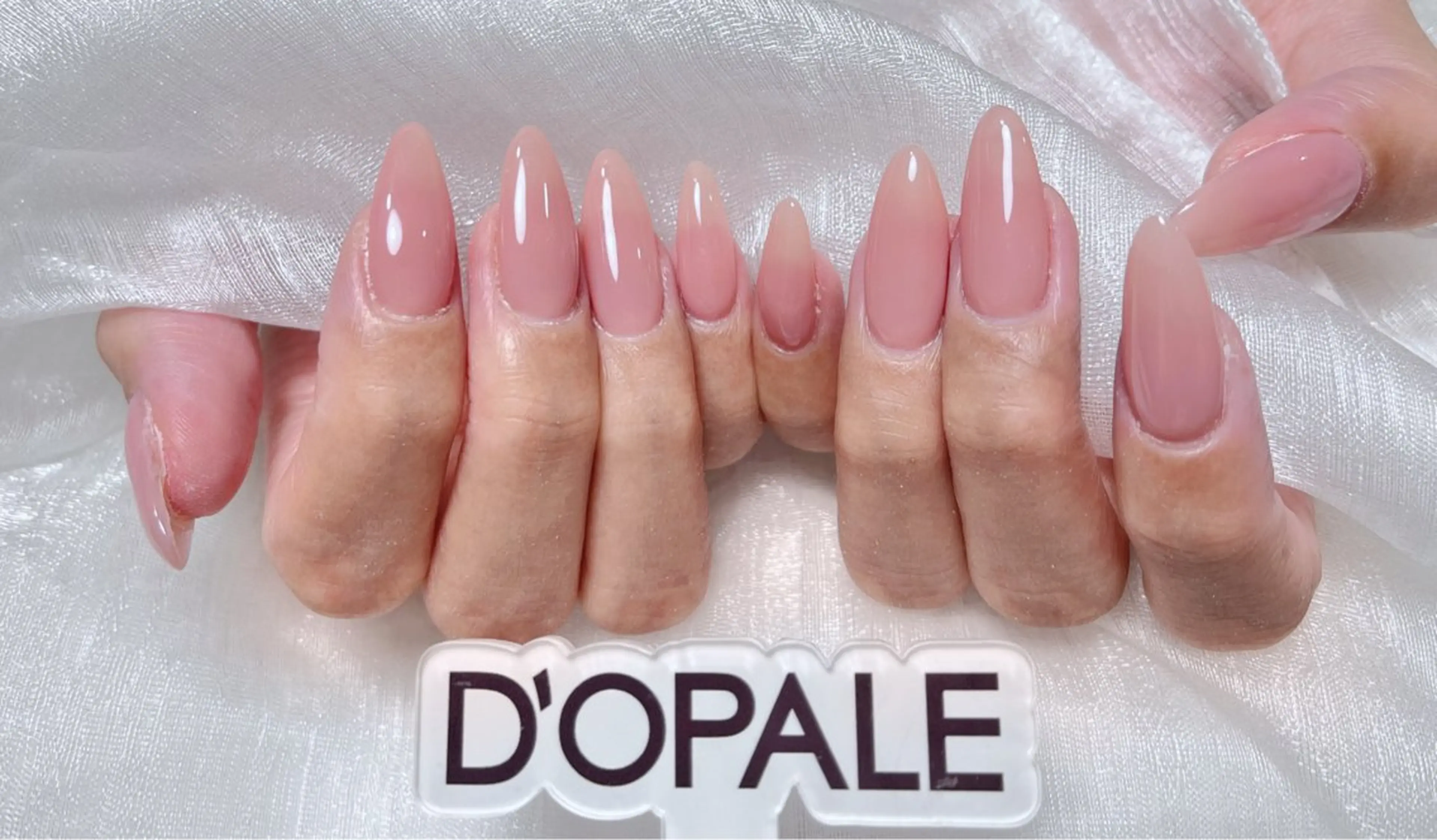 ネイル DOPALE、もも 彦奇のネイルデザイン