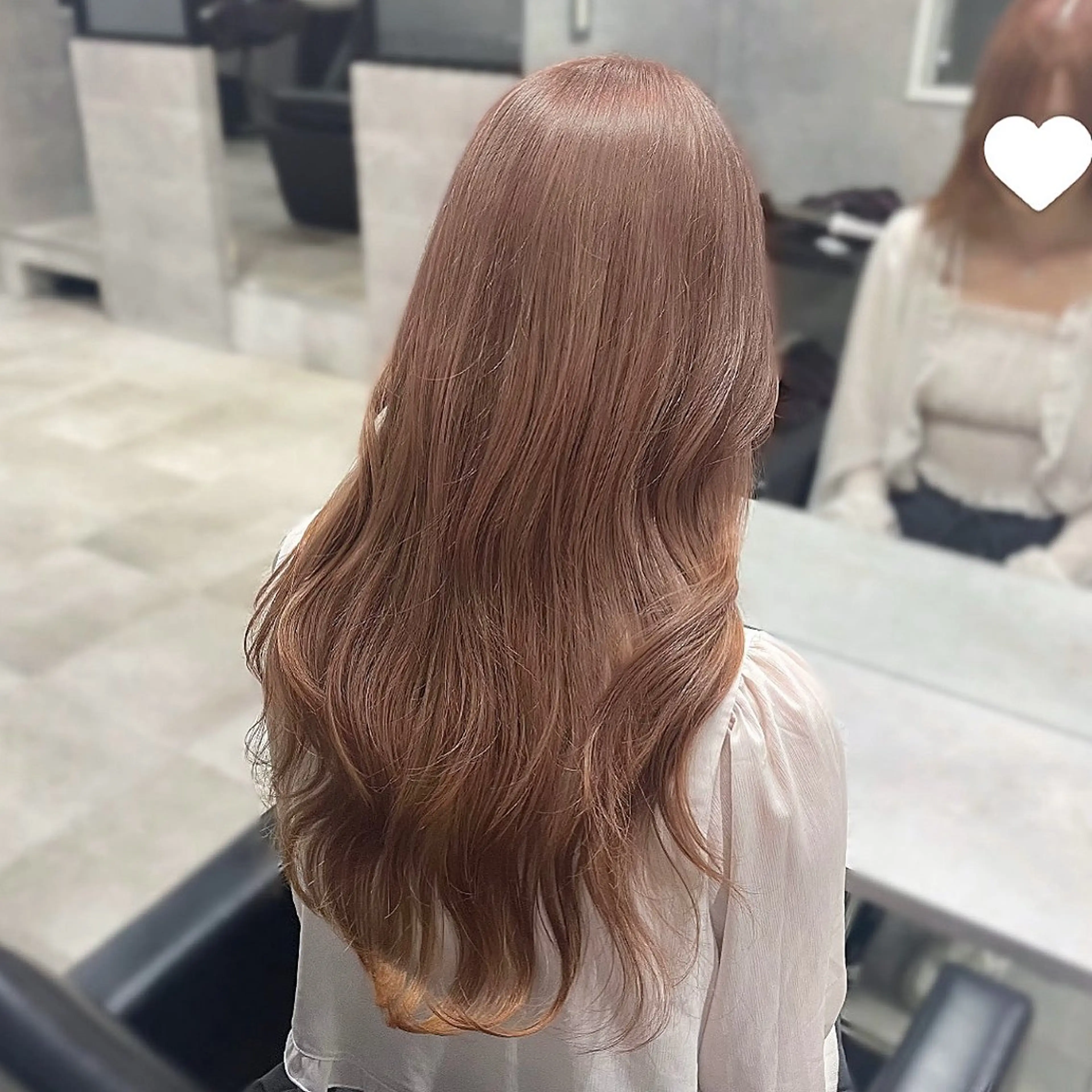 ロング ヘアカラー 出口 千乃のヘアスタイル