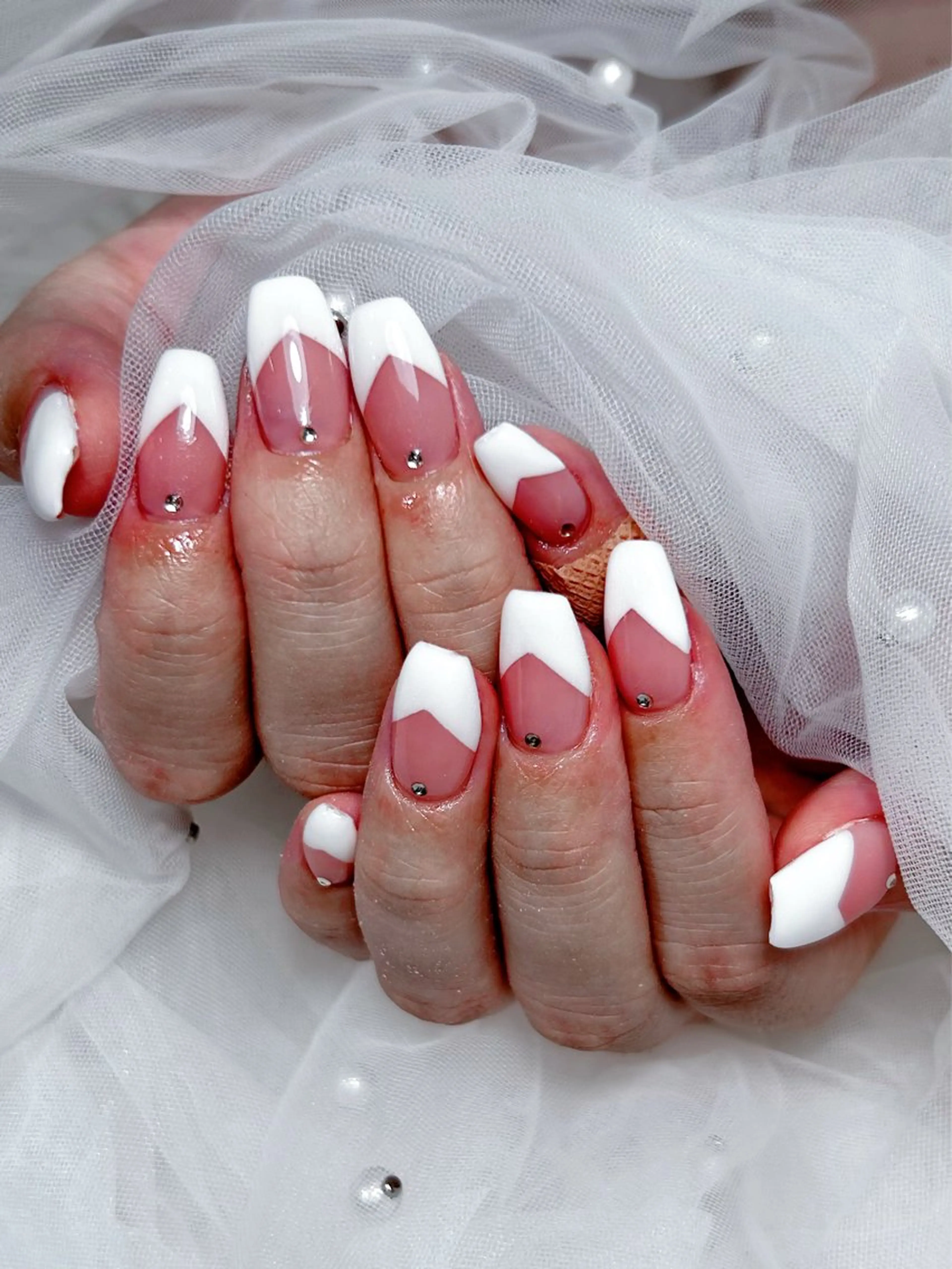 ネイル アートネイル チークネイル 桜ネイル フラッシュネイル ジェルネイル ハンドネイル ハンドケア Laule’a Nail新宿所属・ミナ🌈 Laule'aのネイルデザイン