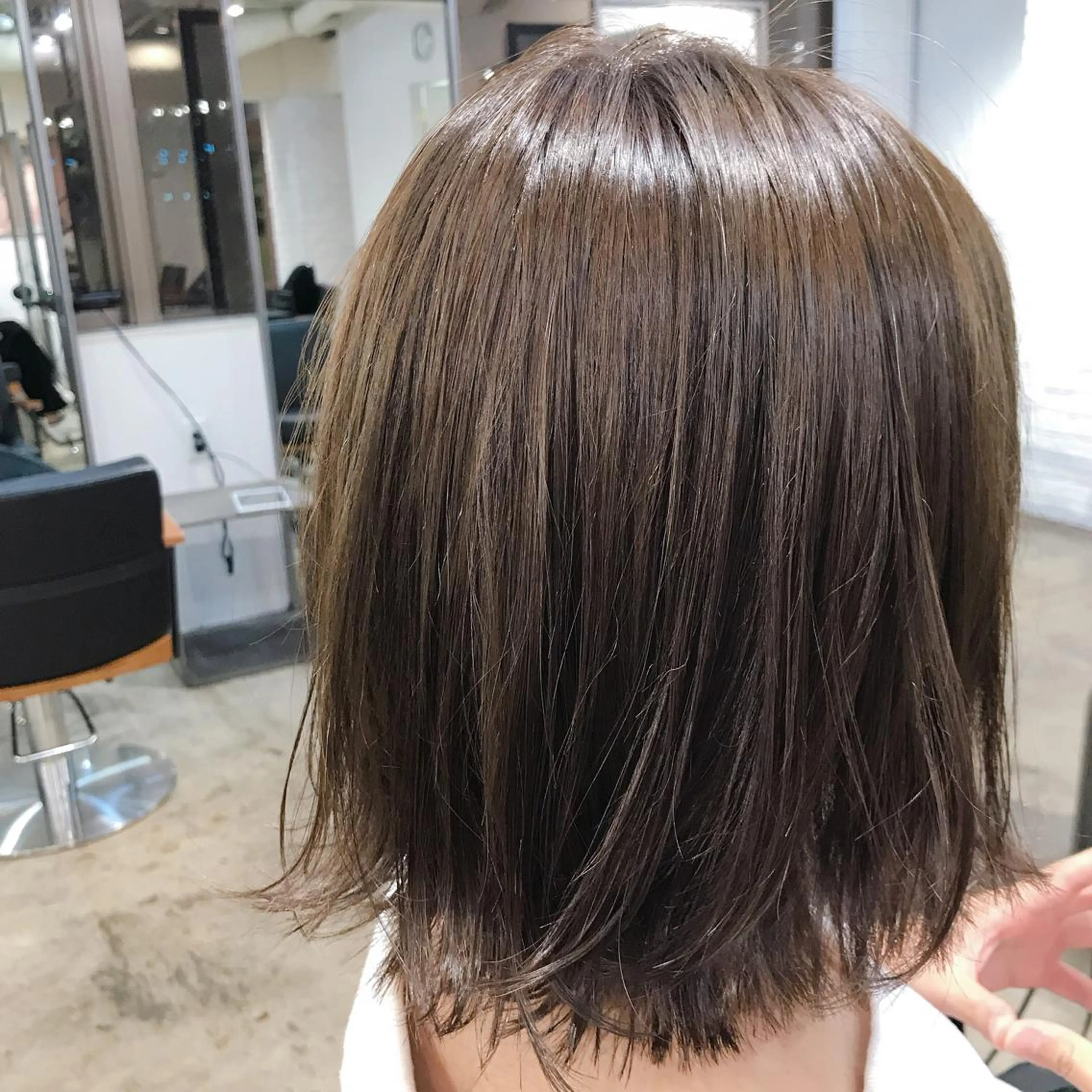 ショート カラー ベージュカラー🤎 鈴木サトミのヘアスタイル