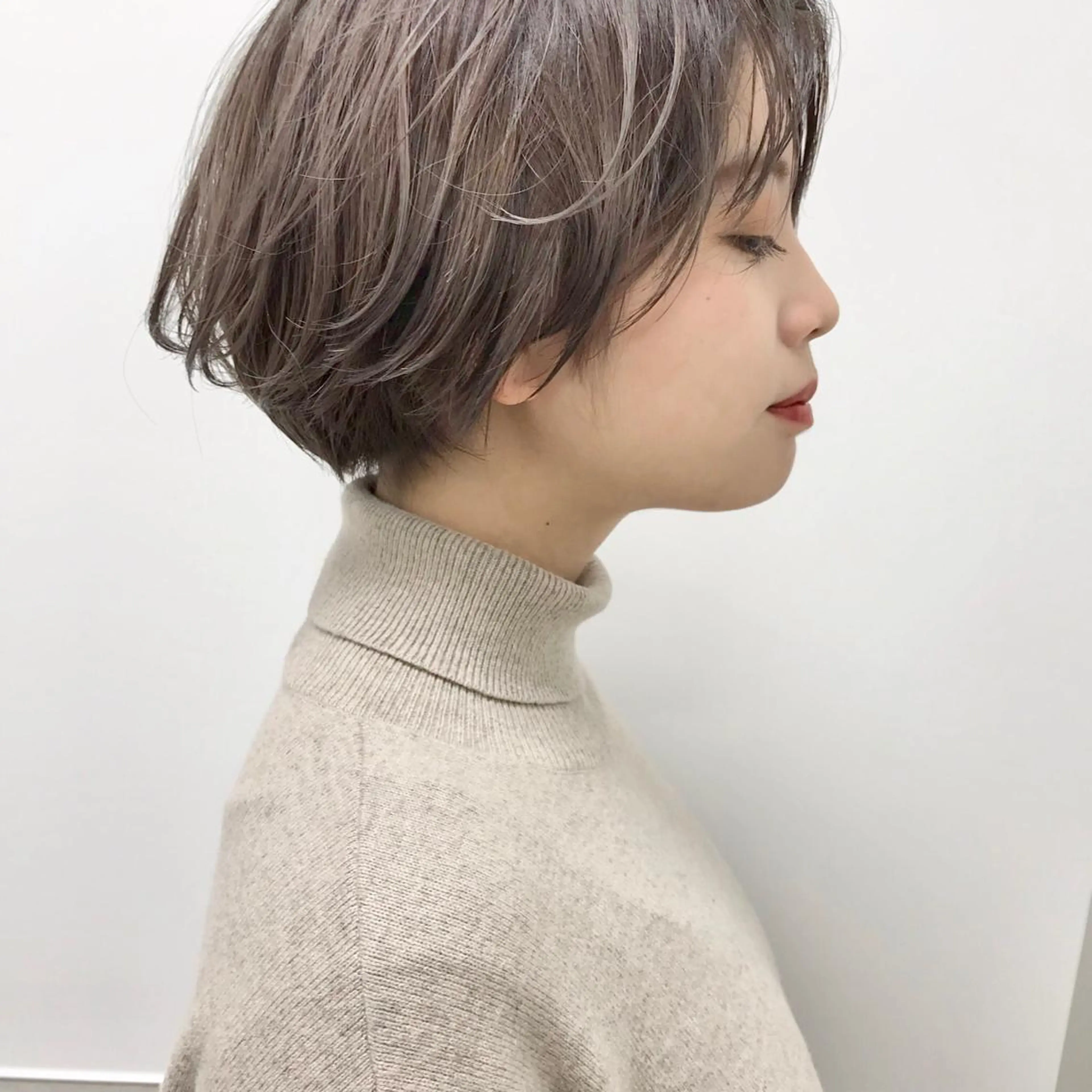 ショート カラー HARUNA🤍 色持ち良いツヤ髪のヘアスタイル