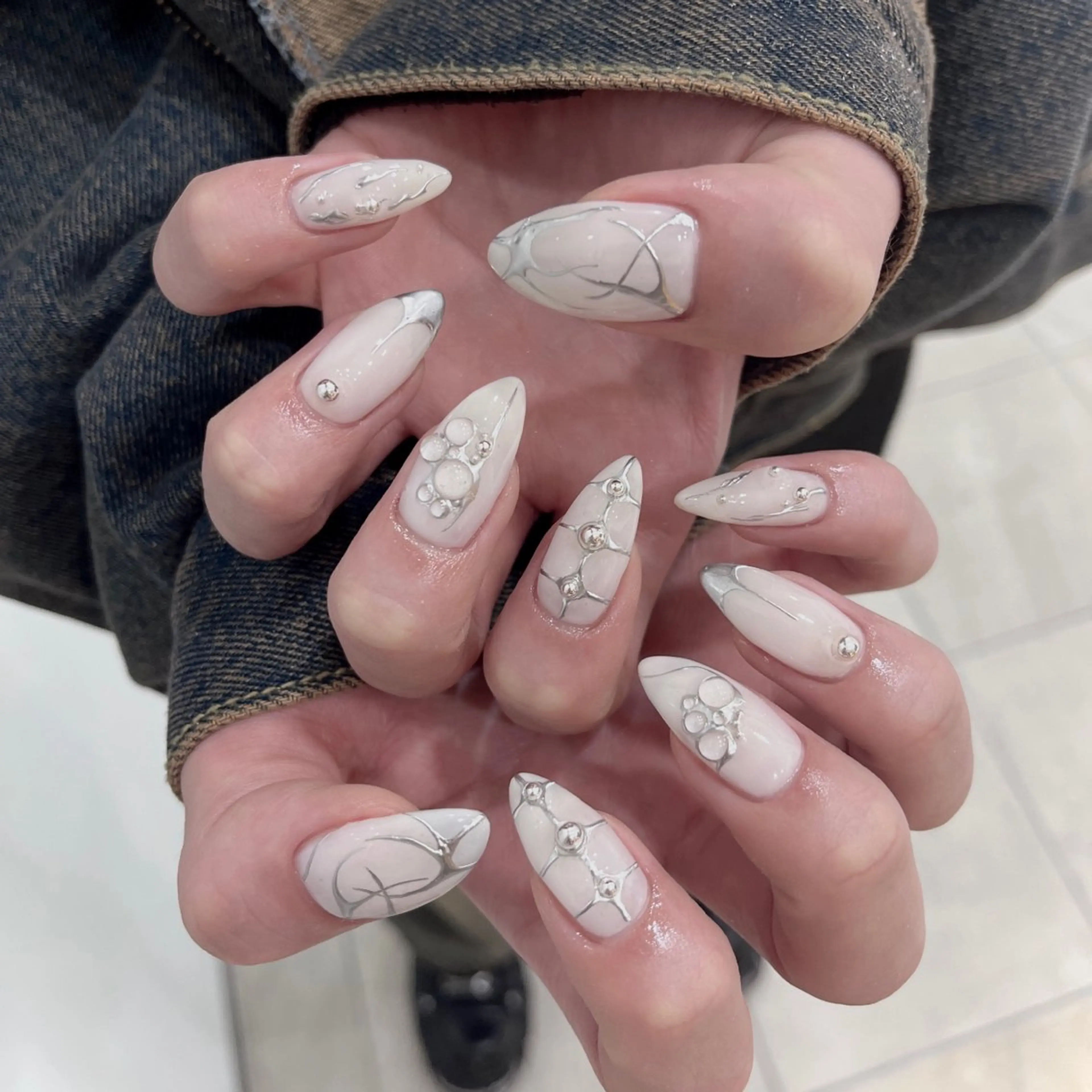 ネイル アートネイル メンズネイル ハンドネイル moca心斎橋店 Aina🐈‍⬛🤍のネイルデザイン