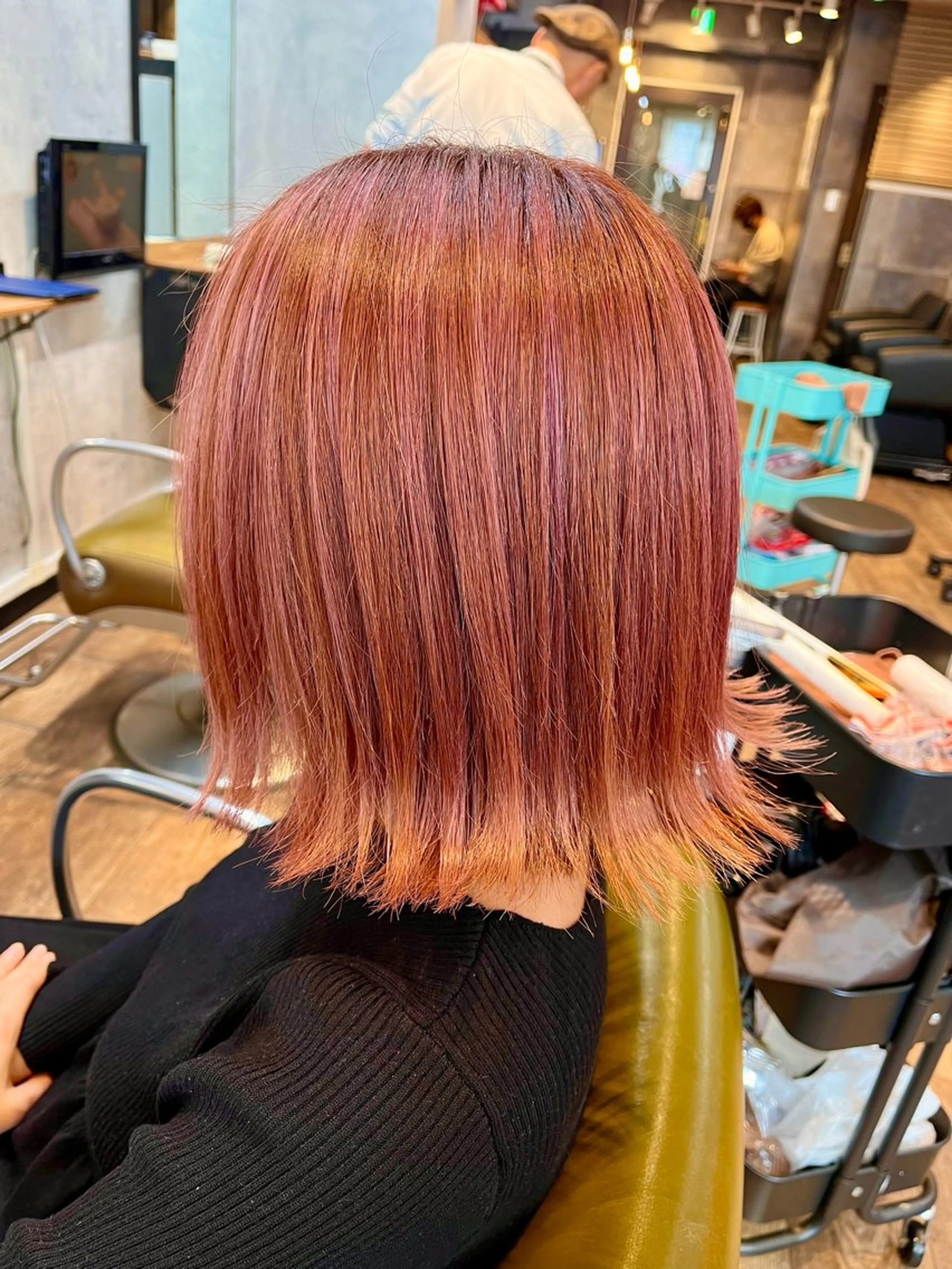 ミディアム カラー 切りっぱなしボブ ピンクカラー ボブ カット ヘアカラー 松井 敬太郎のヘアスタイル