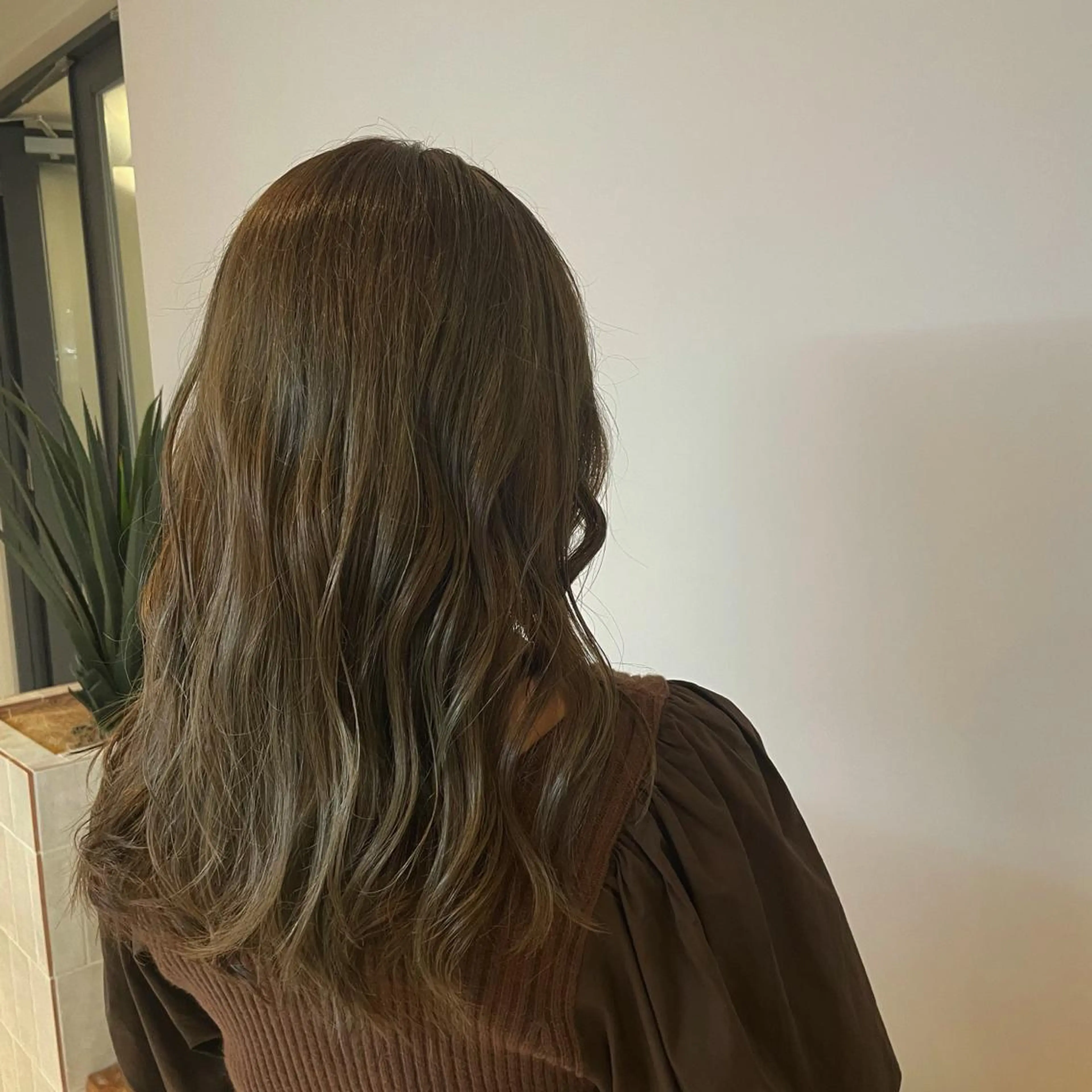 ロング カラー ベージュカラー ブリーチ ブリーチなしカラー オリーブベージュ libelle所属・✨️美髪✨️透明感カ ラー✨️大泉翔／店長のヘアスタイル