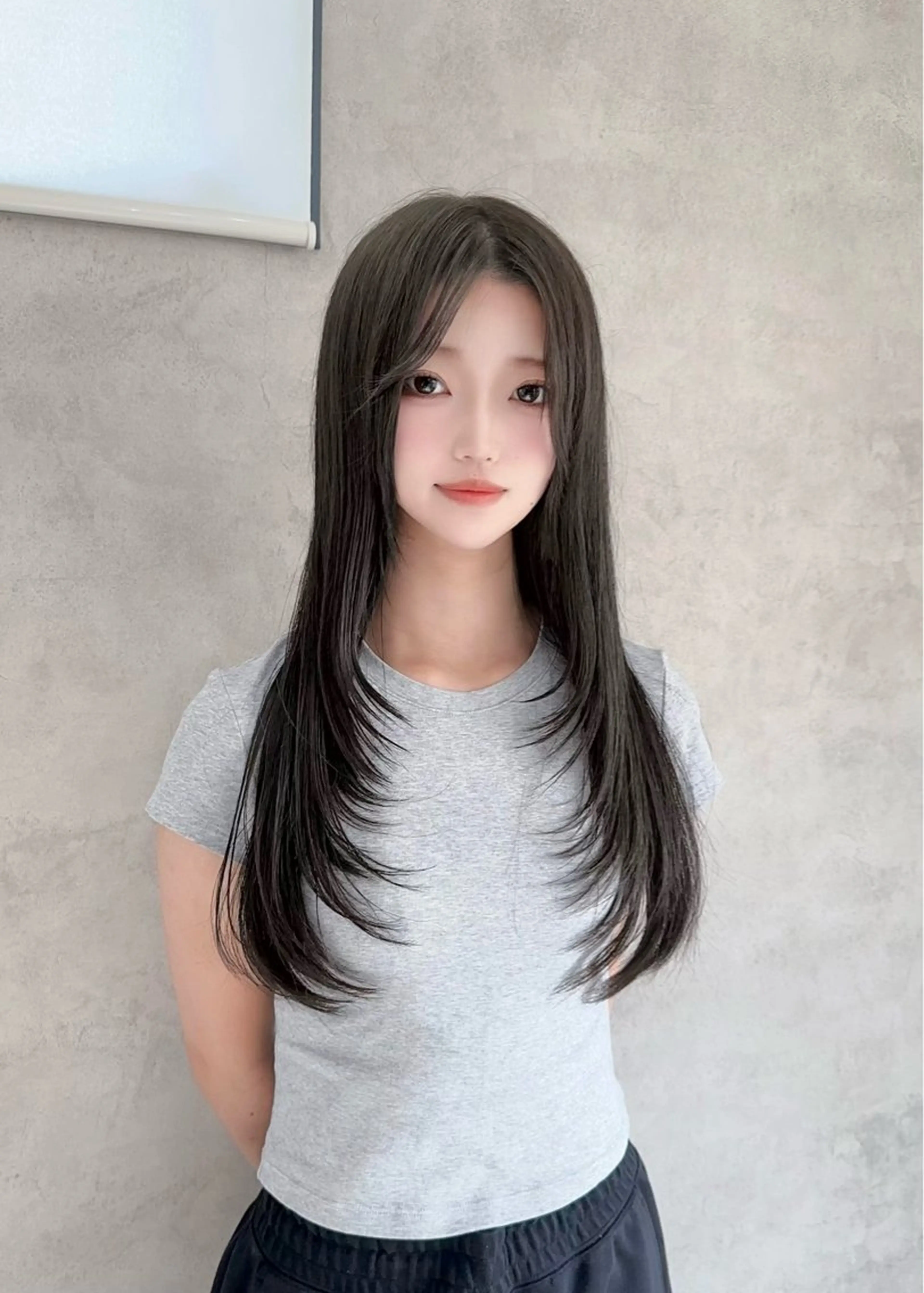 ロング カラー ヘアアレンジ グレージュ オリーブグレージュ オリーブグレー レイヤーカット カット ヘアカラー トリートメント ✨小山/ハイトーン/ レイヤー✨中茎涼太のヘアスタイル
