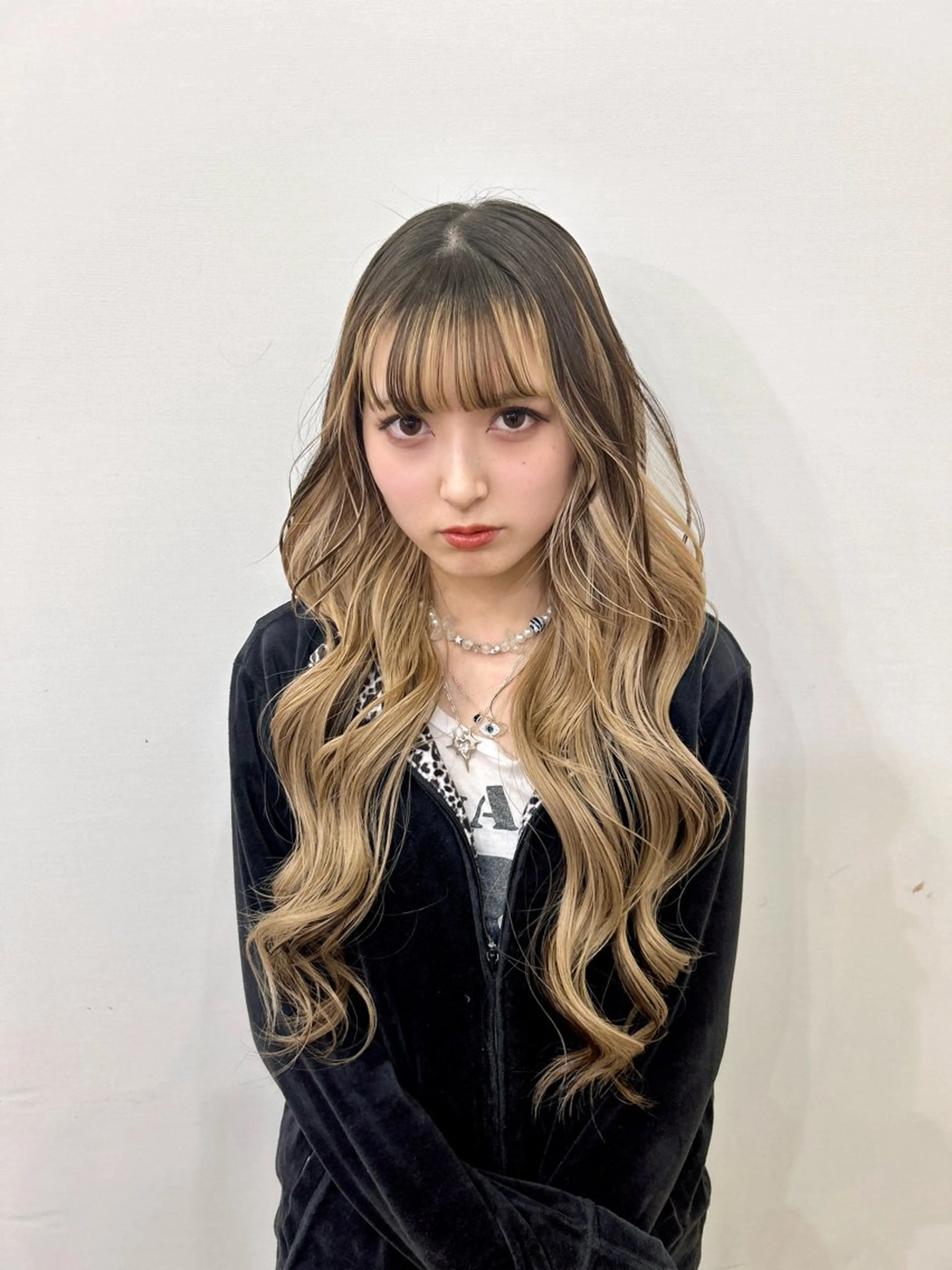 ロング カラー 🐬ブリーチ／ ハイトーンRYU🧊のヘアスタイル