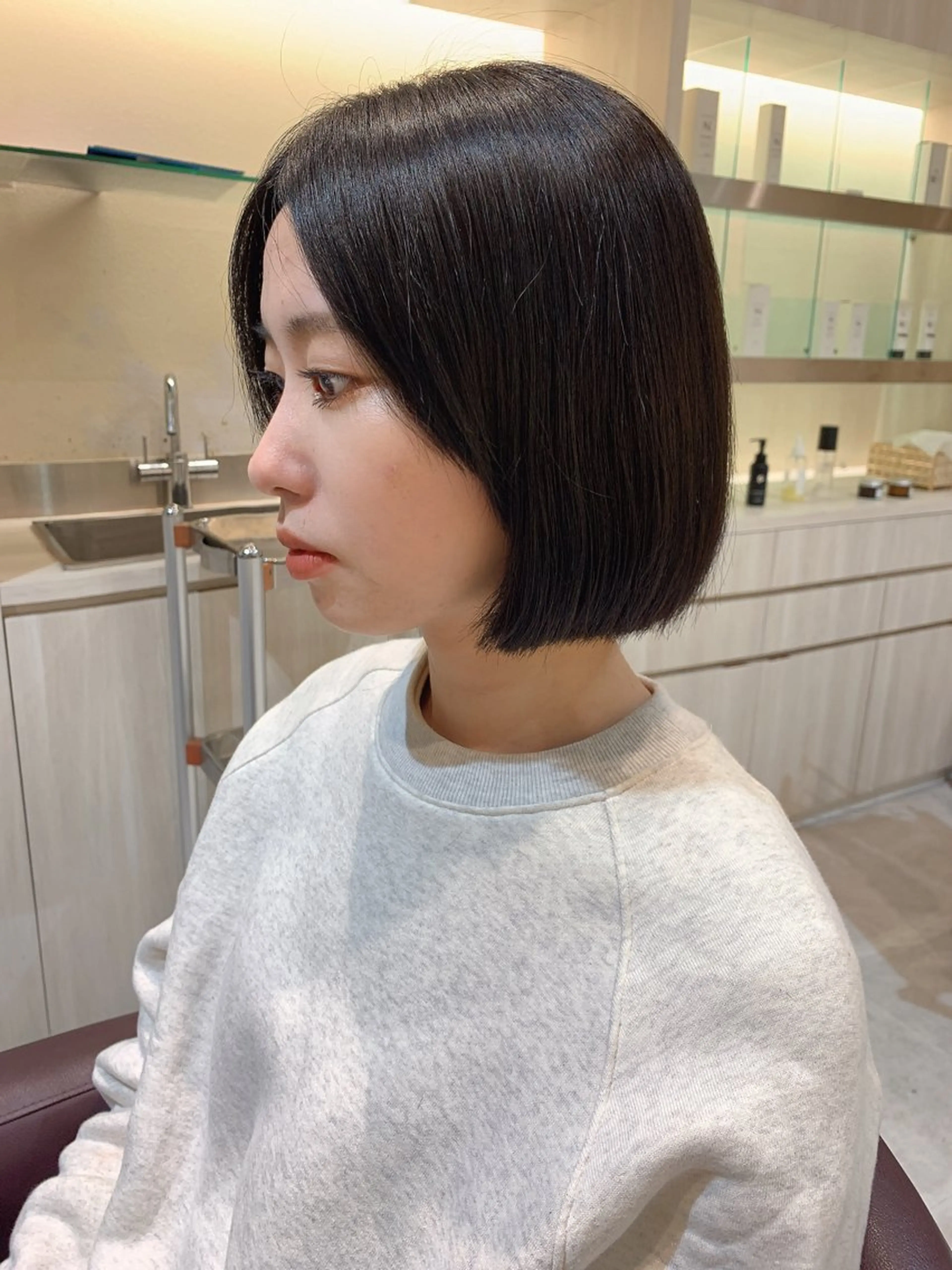 ショート 切りっぱなしボブ ボブ カット トリートメント mulum hair dressing salon所属・Yuuki🌷名古屋 栄　ベージュ/カラーのヘアスタイル
