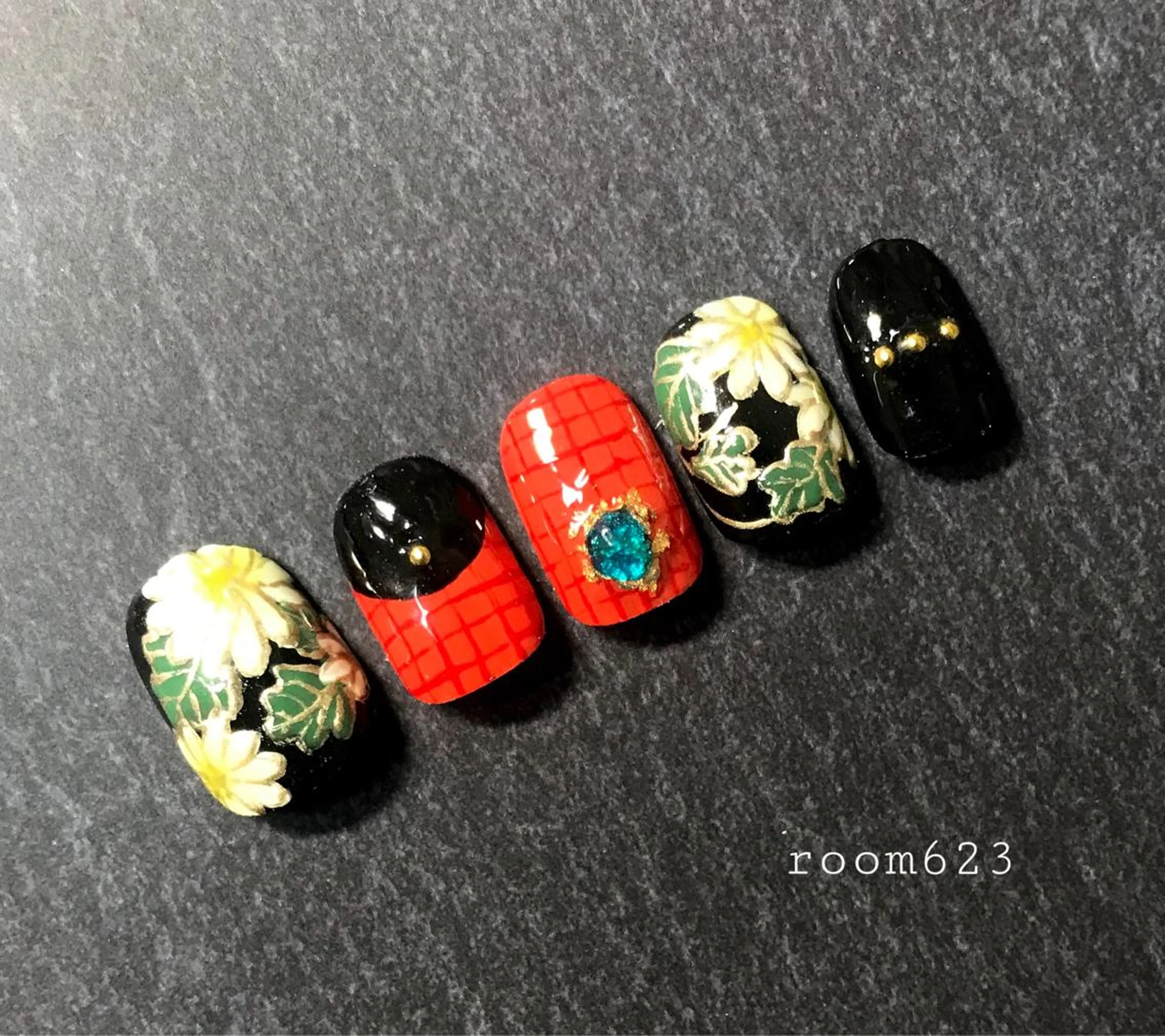 ネイル 青山ルーム735 yukiのネイルデザイン