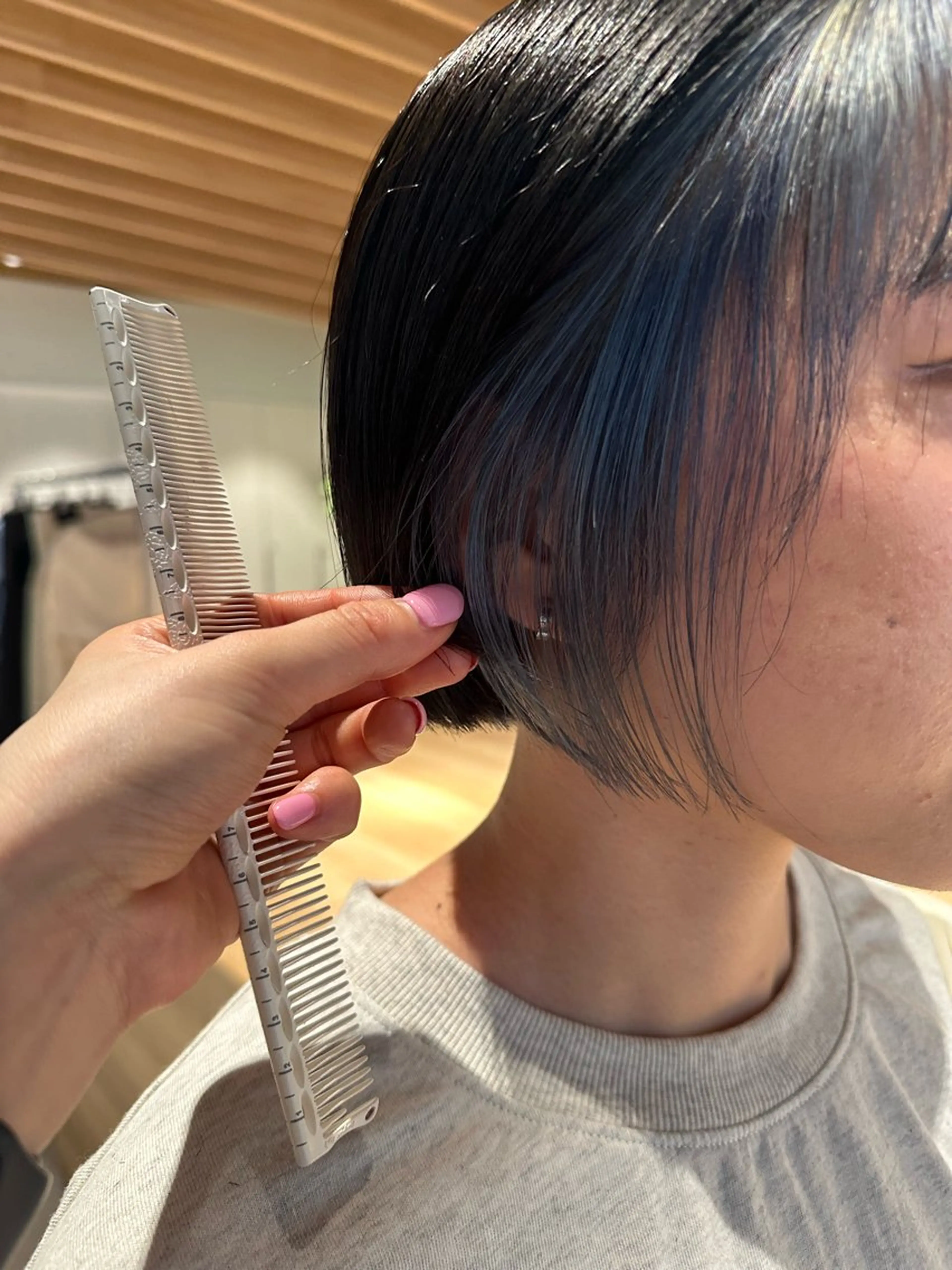 ショート カラー 井上 翠月のヘアスタイル