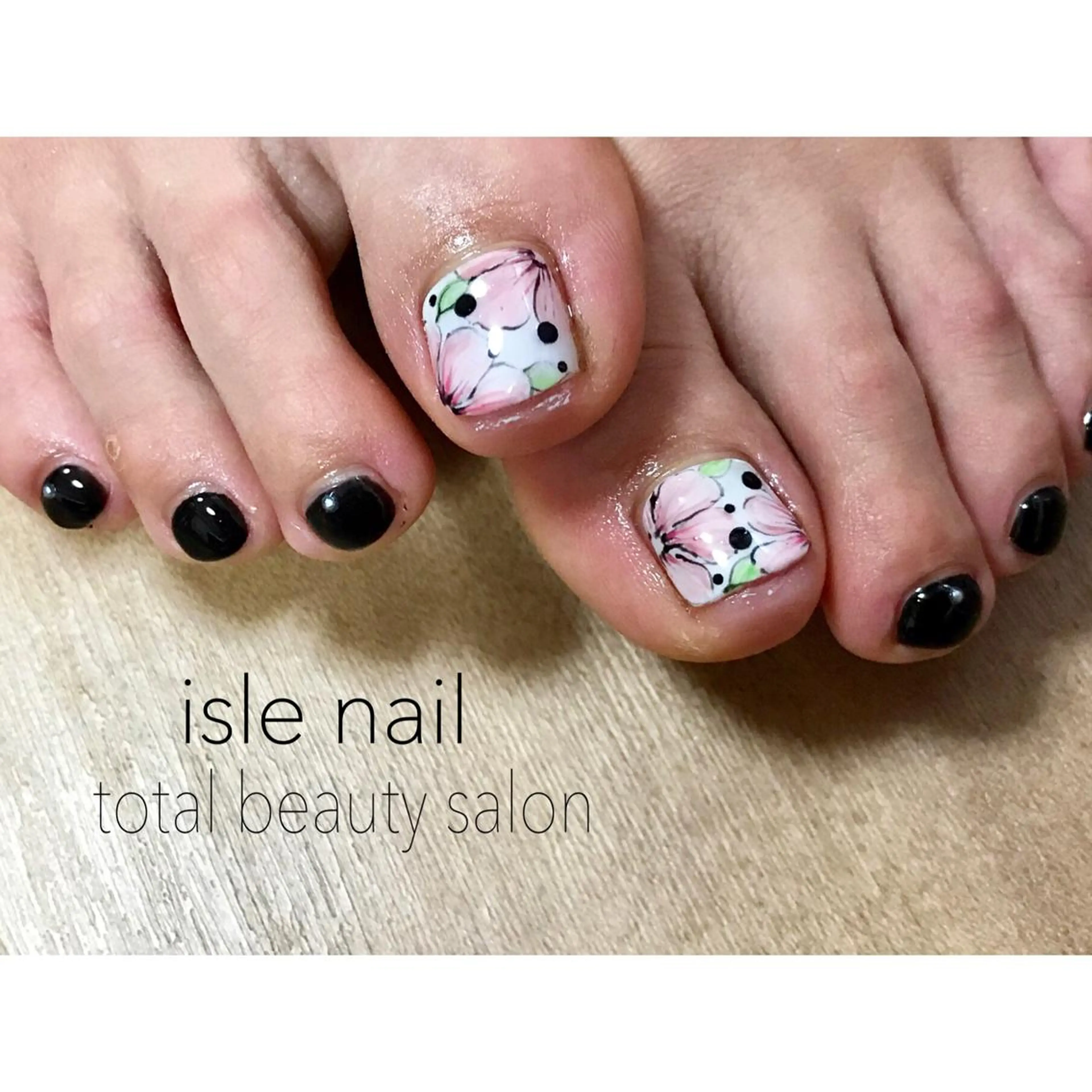 ネイル isle 巻き爪・フットケア専門店所属・【巻き爪・フットケア 専門店】SAKI🕊のネイルデザイン