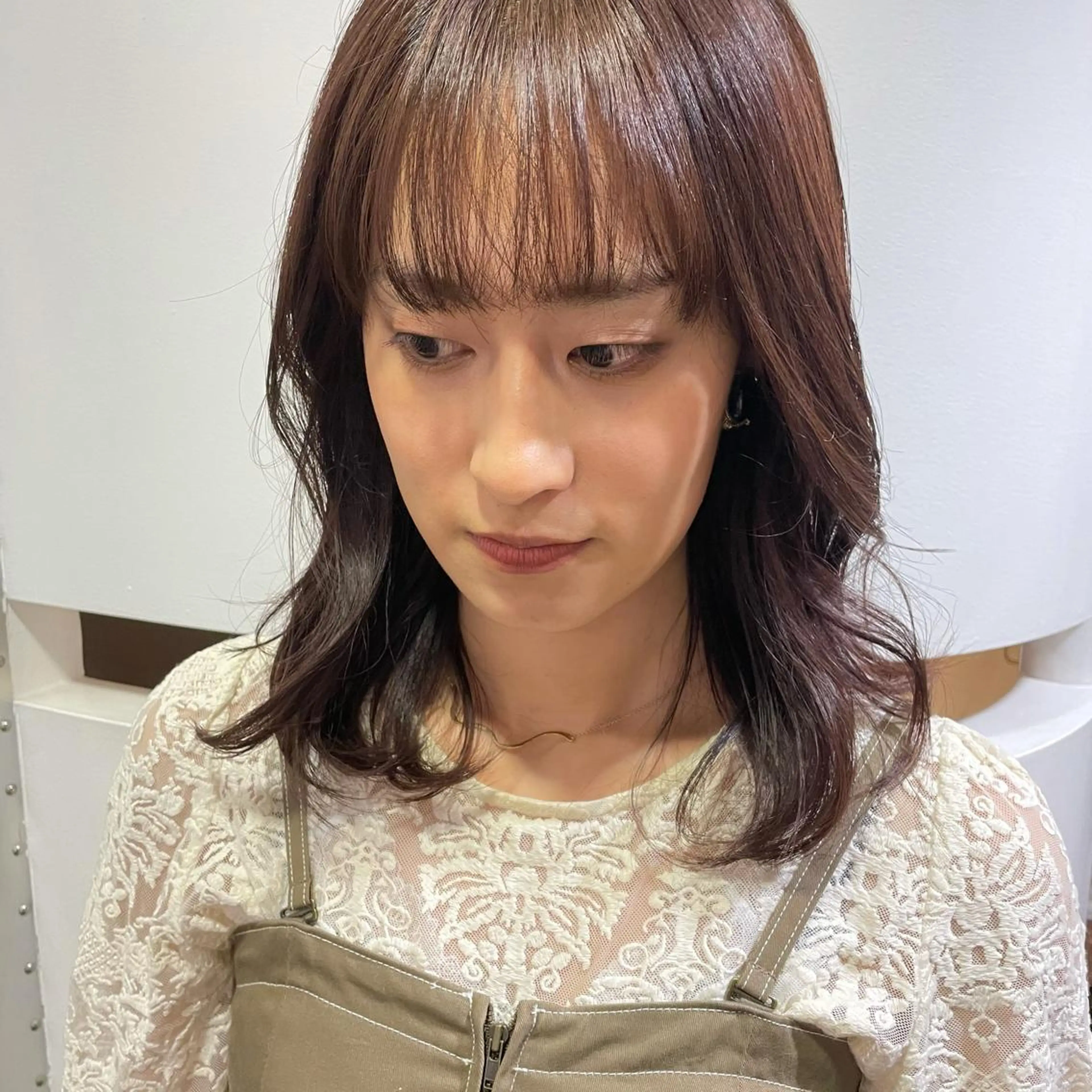 ミディアム カラー カット ヘアカラー ブリーチなしで透け感 暖色カラーボブaoiのヘアスタイル