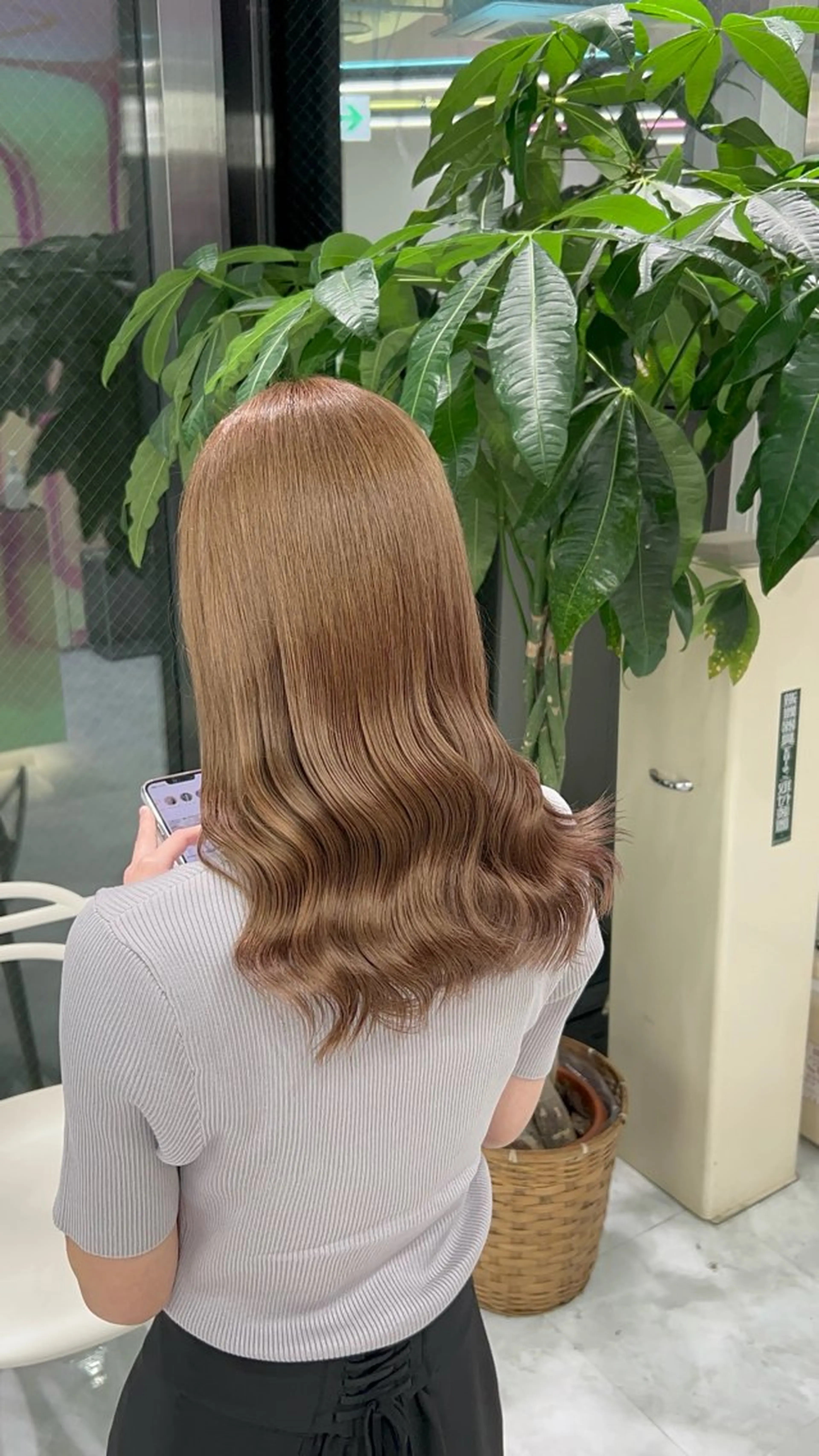 セミロング カラー ベージュカラー ミルクティーベージュ カット ヘアカラー トリートメント ヘアセット ♡ブリーチカラー♡ Mirioのヘアスタイル