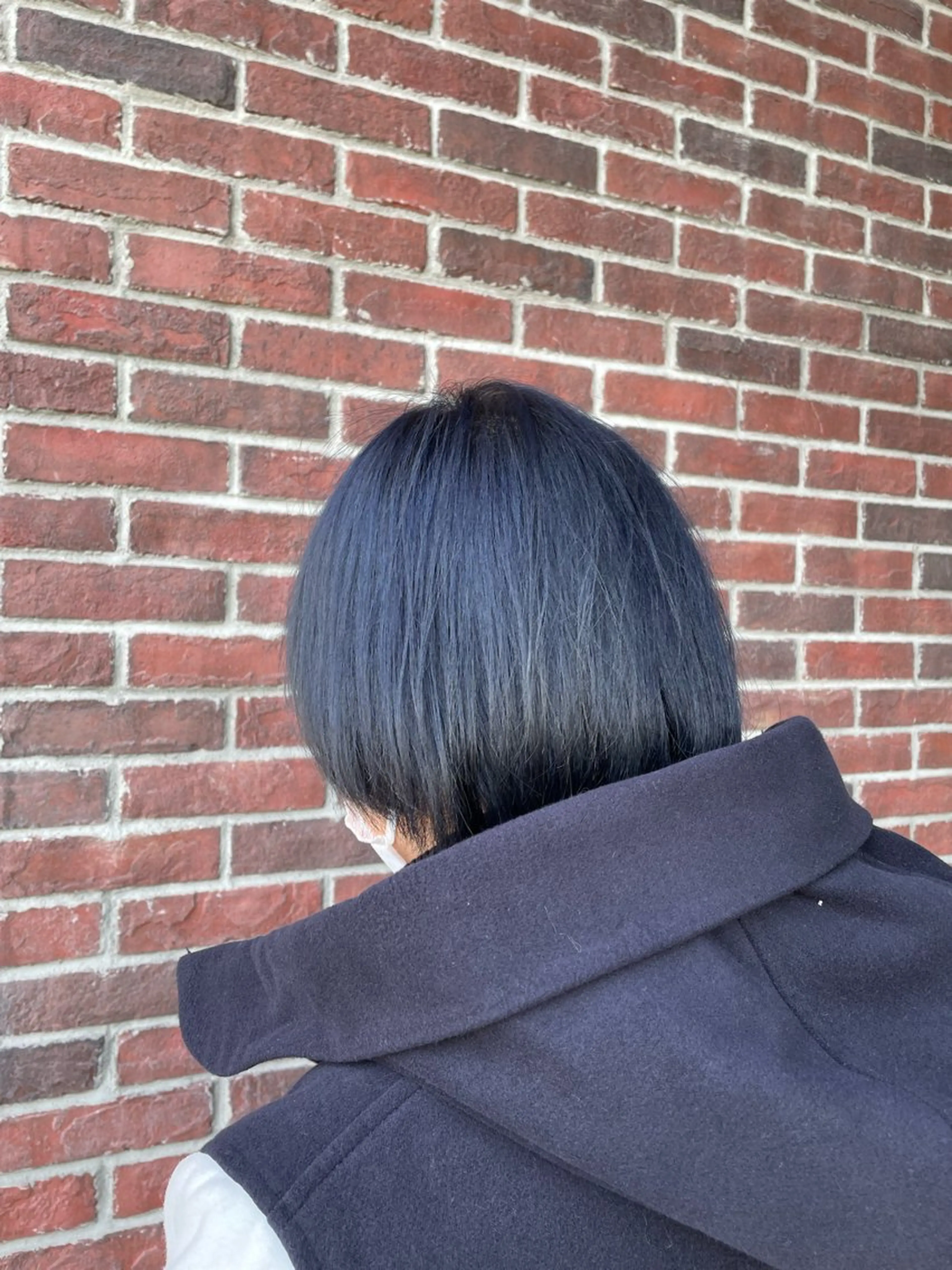 ショート カラー 黒髪 ブルーカラー ブルーブラック 生盛 智穂子のヘアスタイル