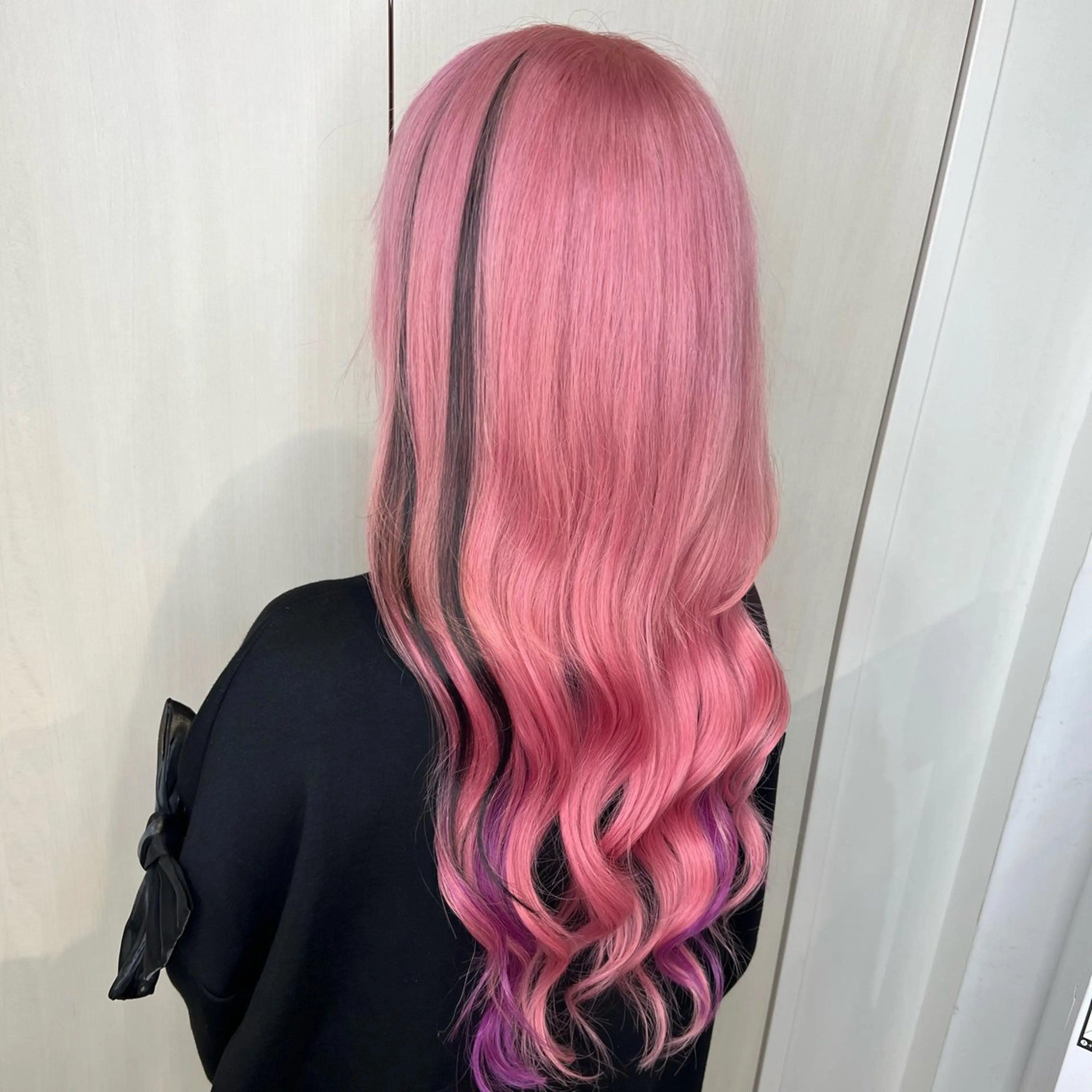 ロング カラー メッシュ ピンクカラー ヘアカラー エクステ 🦋エクステ🦋 TOMOKAのヘアスタイル