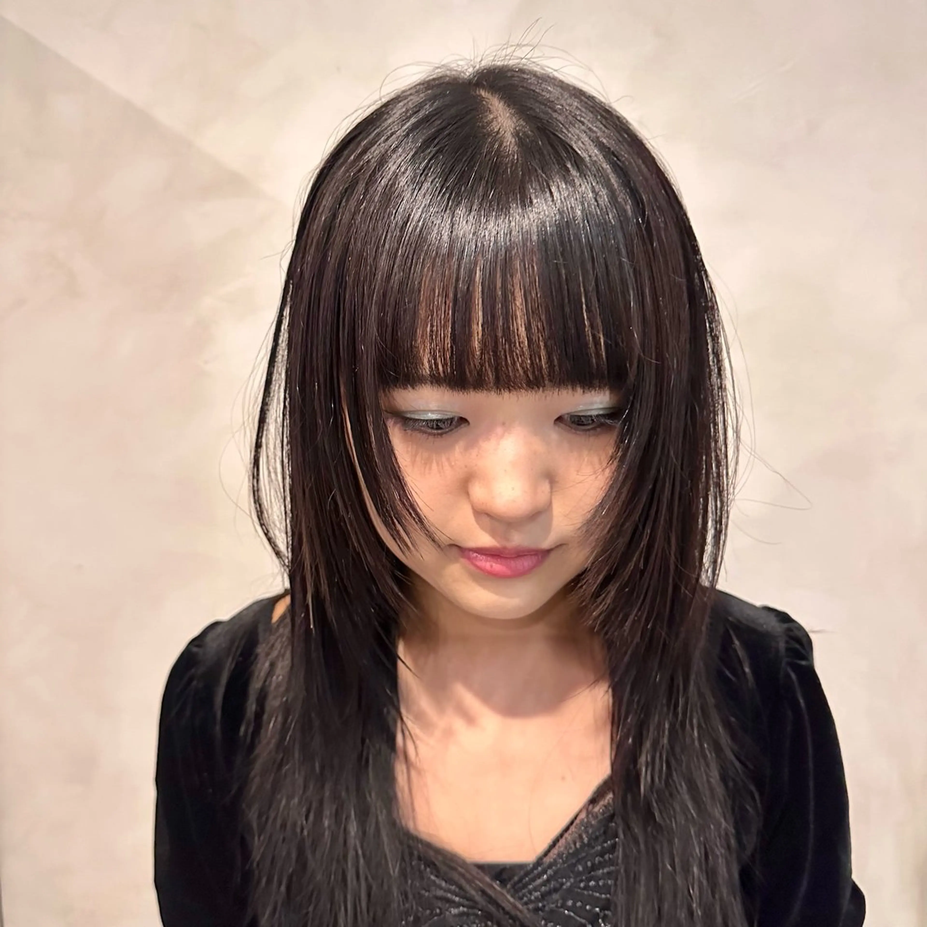 ロング レイヤーカット ウルフカット ウルフレイヤー カット トリートメント Aust hair Stella新宿所属・Yuki☺︎パーマ レイヤーカットウルフのヘアスタイル