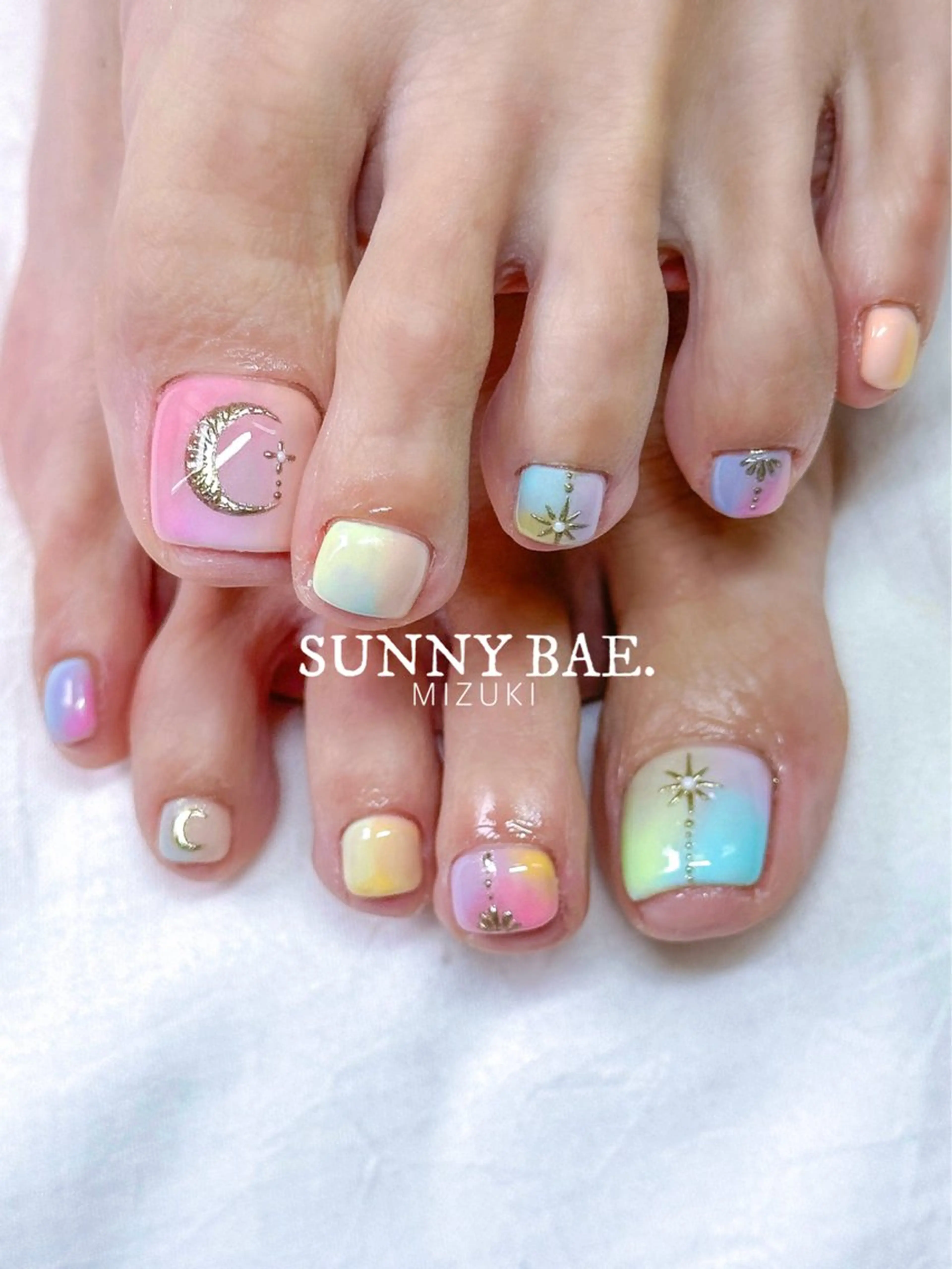 ネイル フットネイル パステルネイル 夏ネイル フットネイル SUNNY BAE. 🌼MIZUKIのネイルデザイン