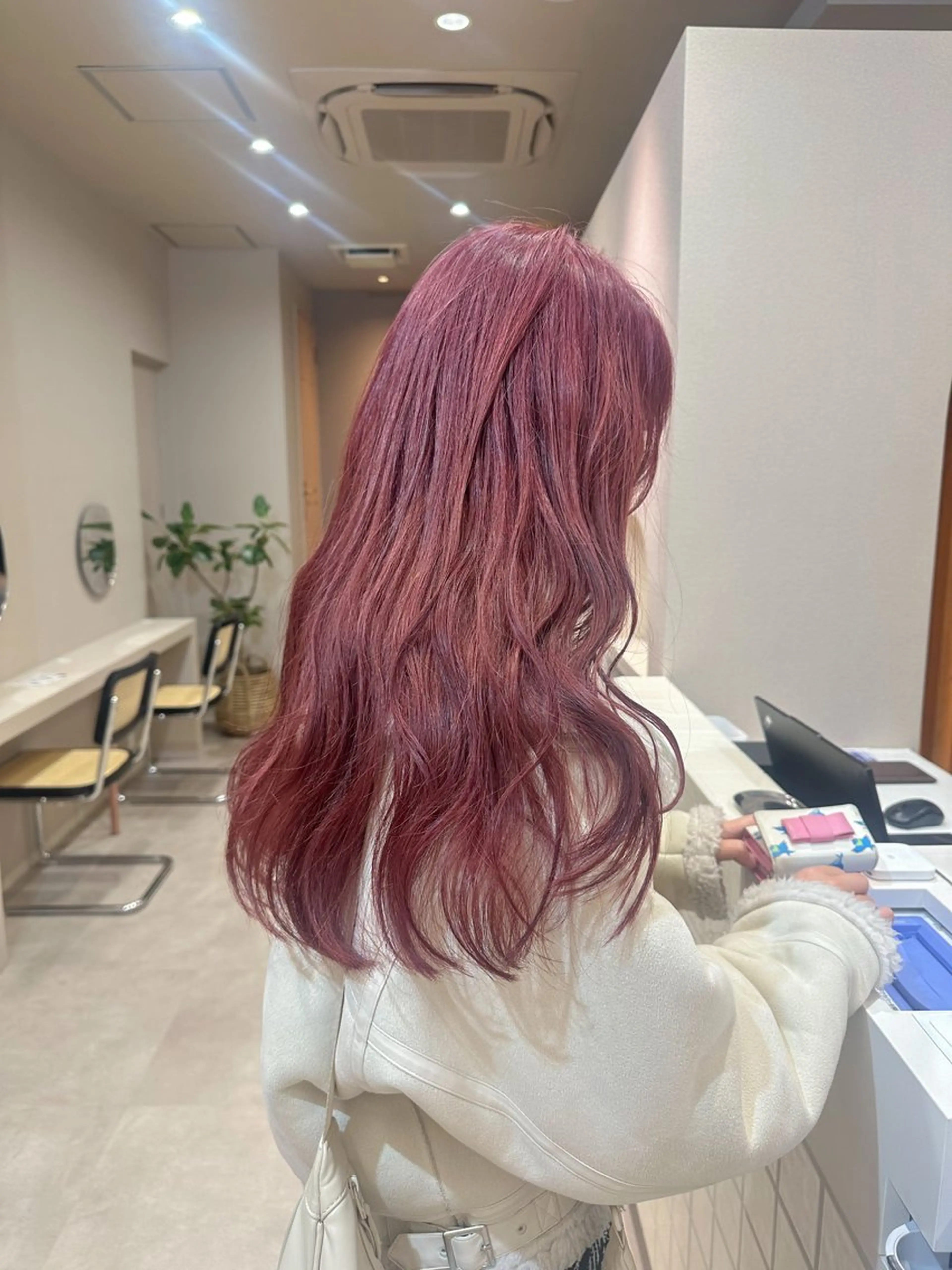 カラー ヘアカラー ハイトーン／暖色 👩🏼HONOKAのヘアスタイル