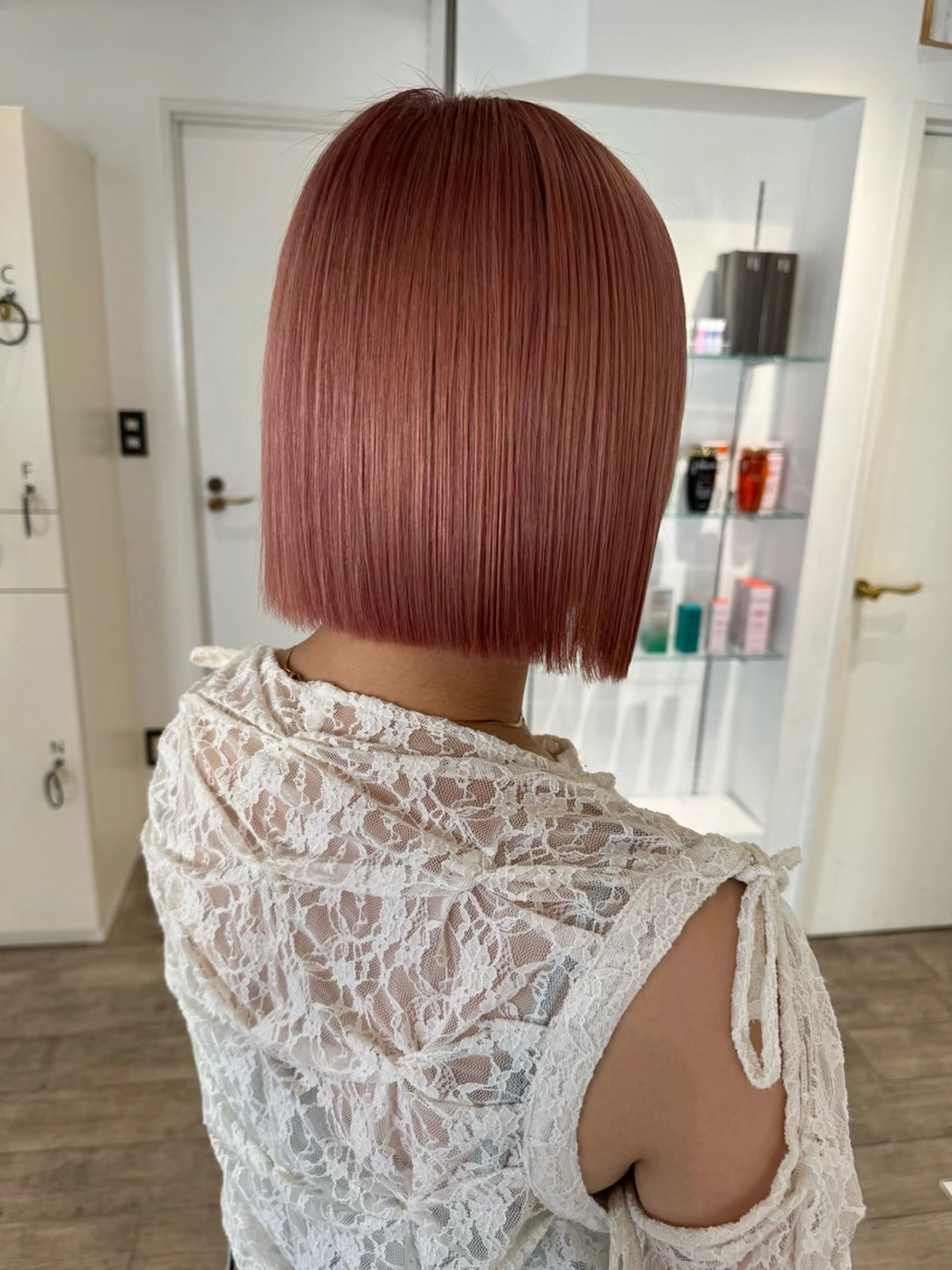 ミディアム カラー ベージュカラー ピンクカラー ピンクベージュ 似合わせカット レイヤーカット/透明 感カラー/saraのヘアスタイル