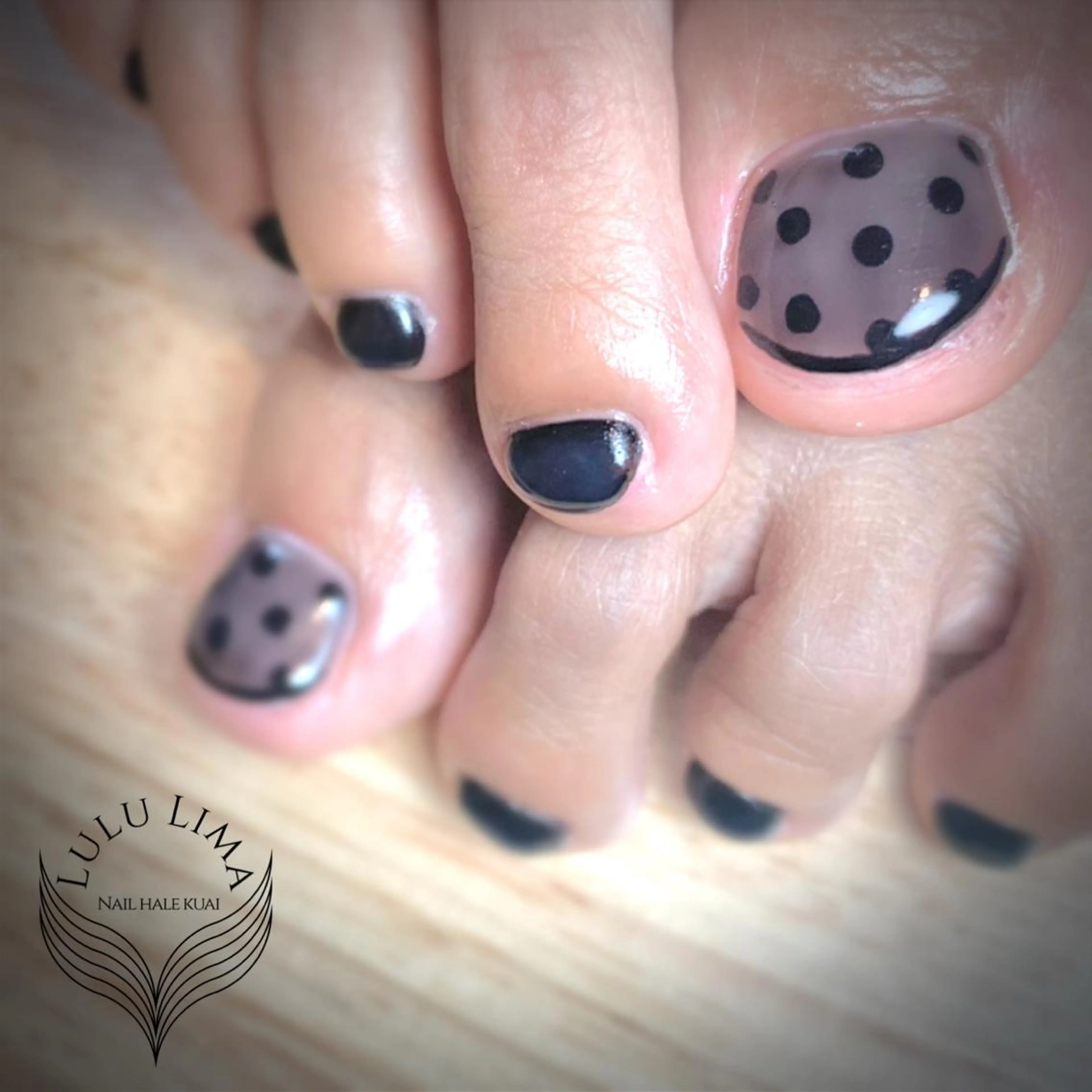 ネイル ドット ハンドネイル フットネイル LULU LIMAのネイルデザイン