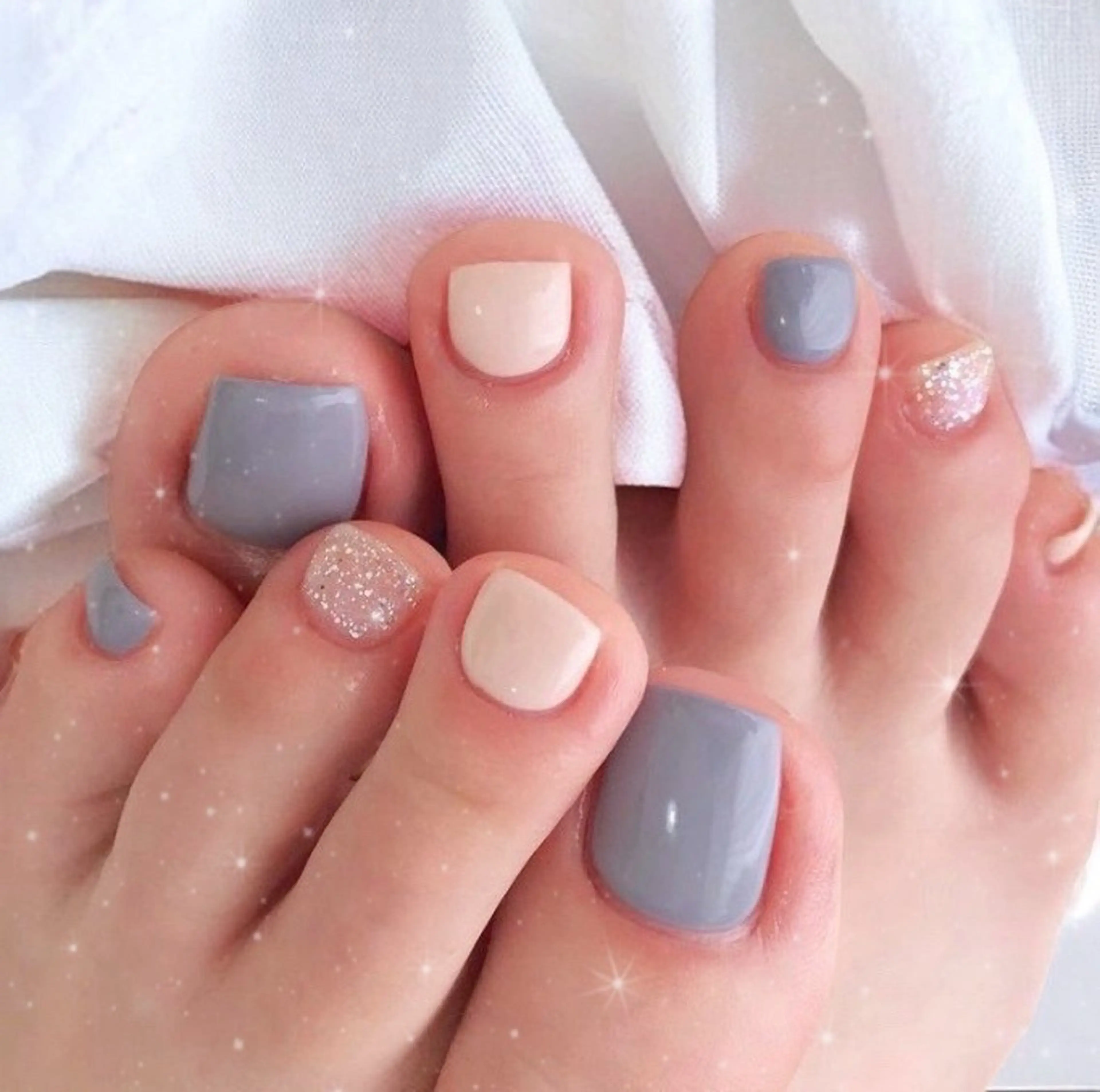 ネイル ラメ(グリッター) 水色 ホワイト Bestnail所属・Best Nail Yu🎀🫧のネイルデザイン