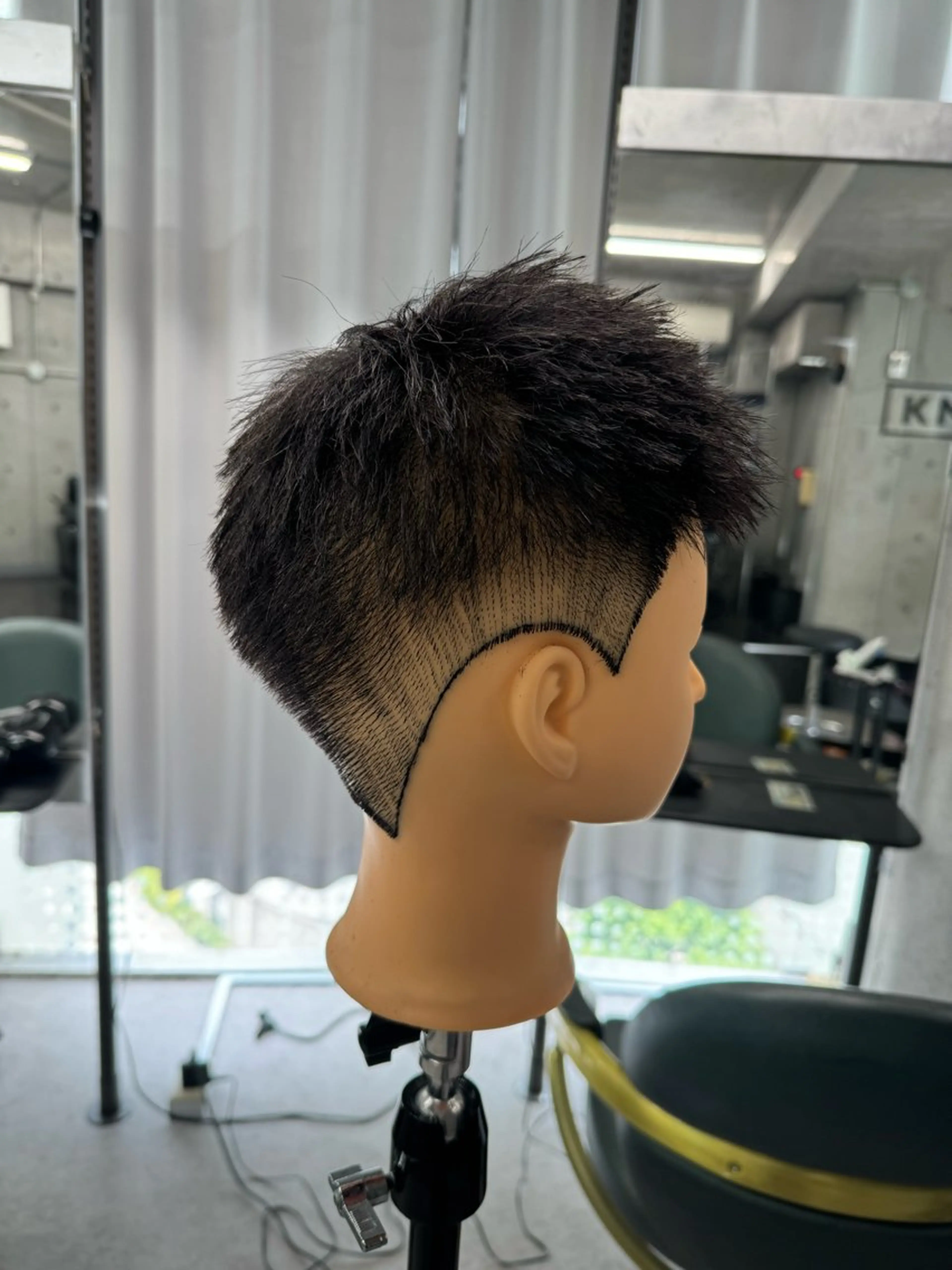 ショート メンズ ショートレイヤー メンズショート レイヤーカット ショートヘア ♡₊⁺カットの天才 ？？AYANEのヘアスタイル